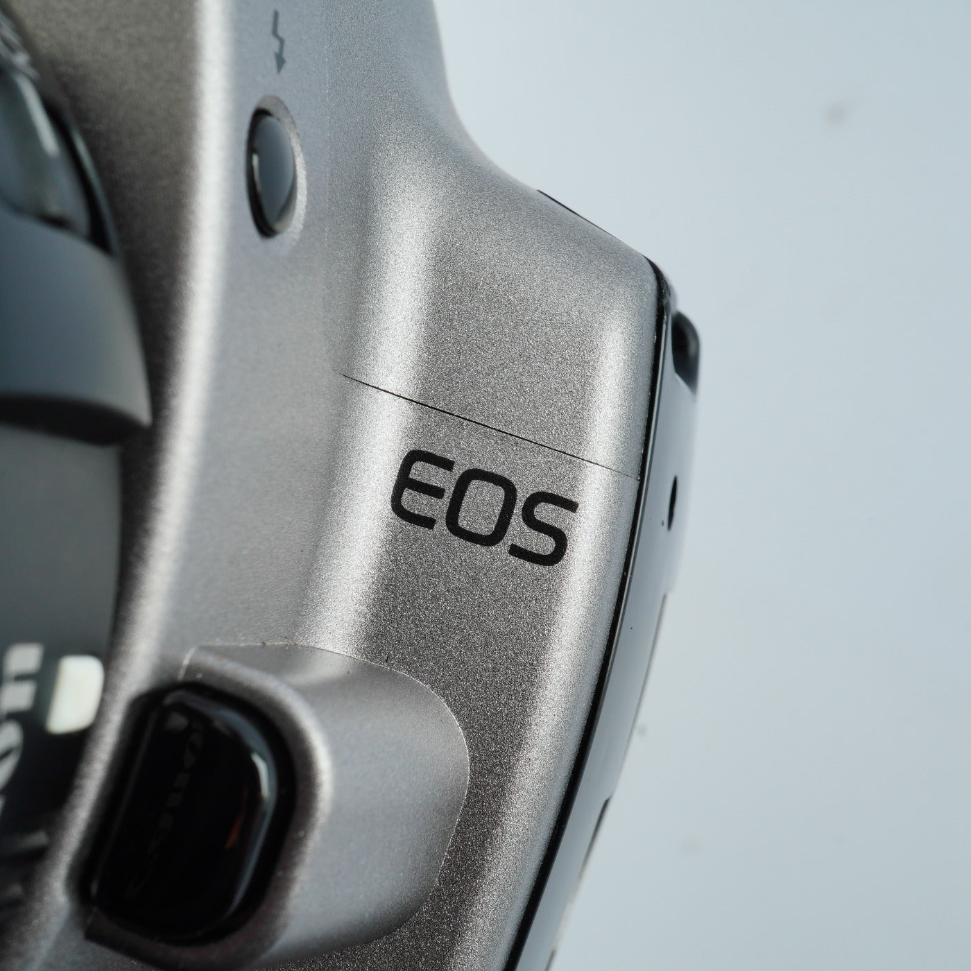 Canon EOS Kiss Digital N + EF-S 18-55mm F3.5-5.6 USM + CF Card 256MB デジタル一眼レフカメラ