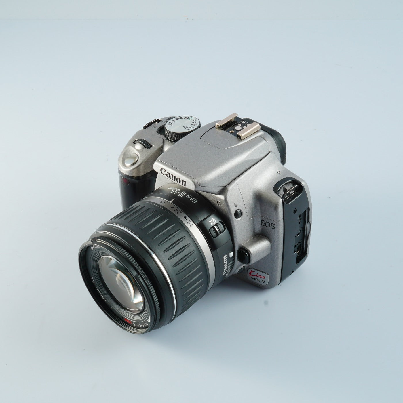 Canon EOS Kiss Digital N + EF-S 18-55mm F3.5-5.6 Ⅱ USM + CF Card 512MB デジタル一眼レフカメラ