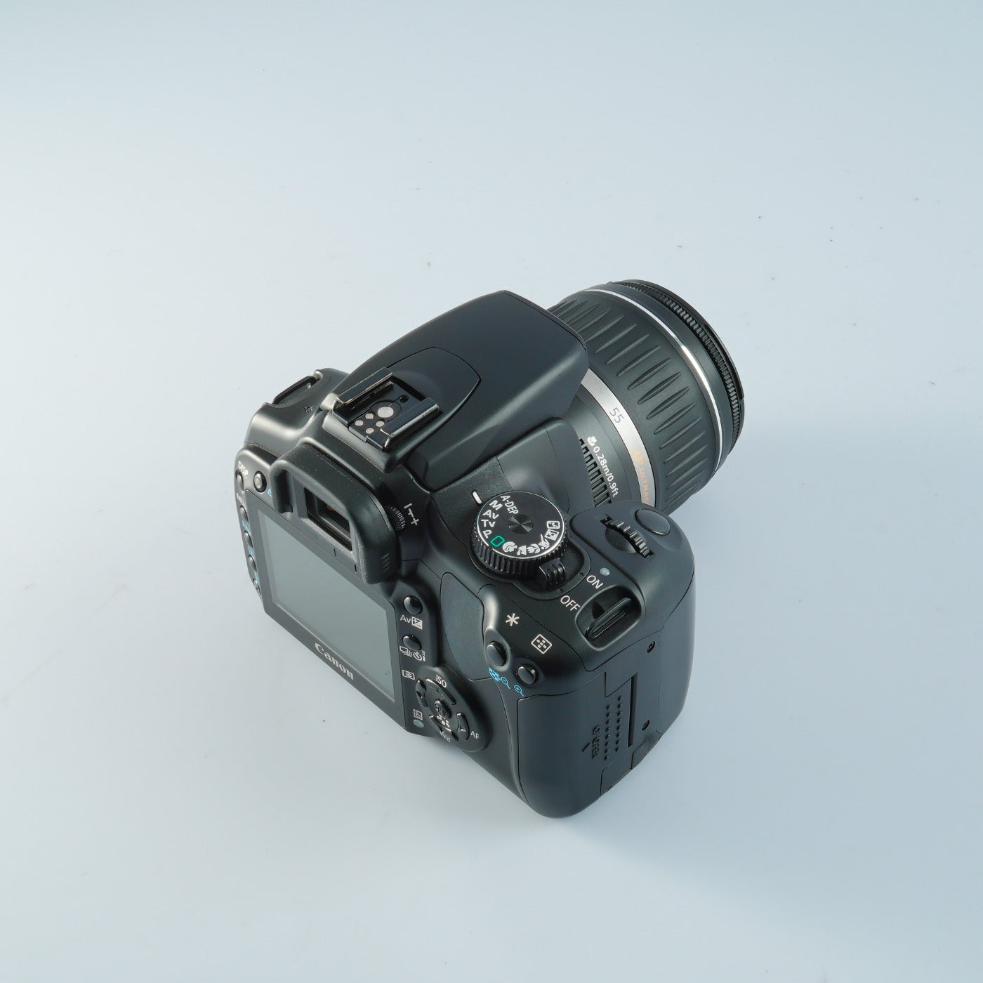 Canon EOS Kiss Digital N + EF-S 18-55mm F3.5-5.6 Ⅱ USM デジタル一眼レフカメラ