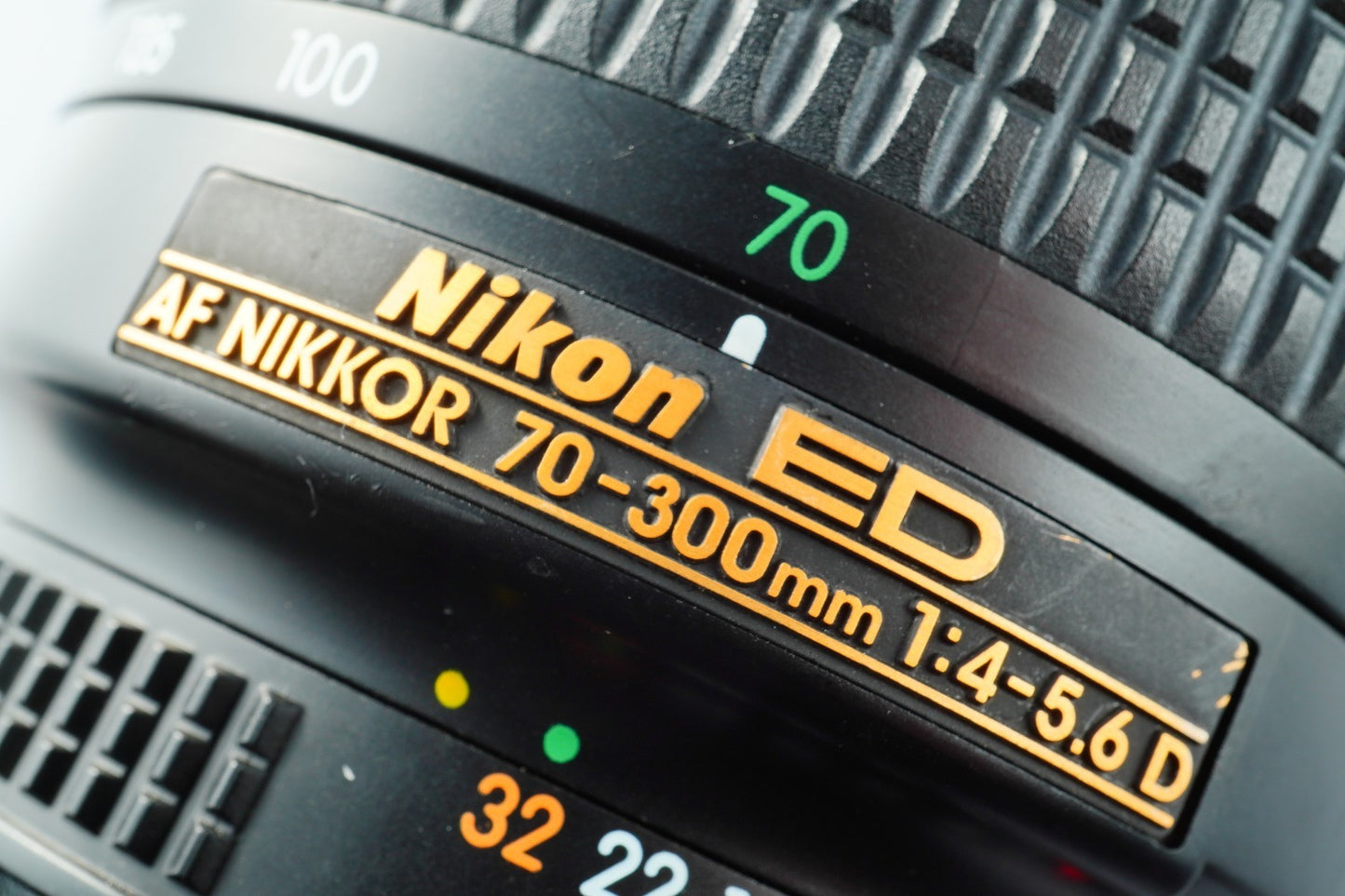 Nikon AF NIKKOR 70-300mm f/4-5.6 D ED ズームレンズ