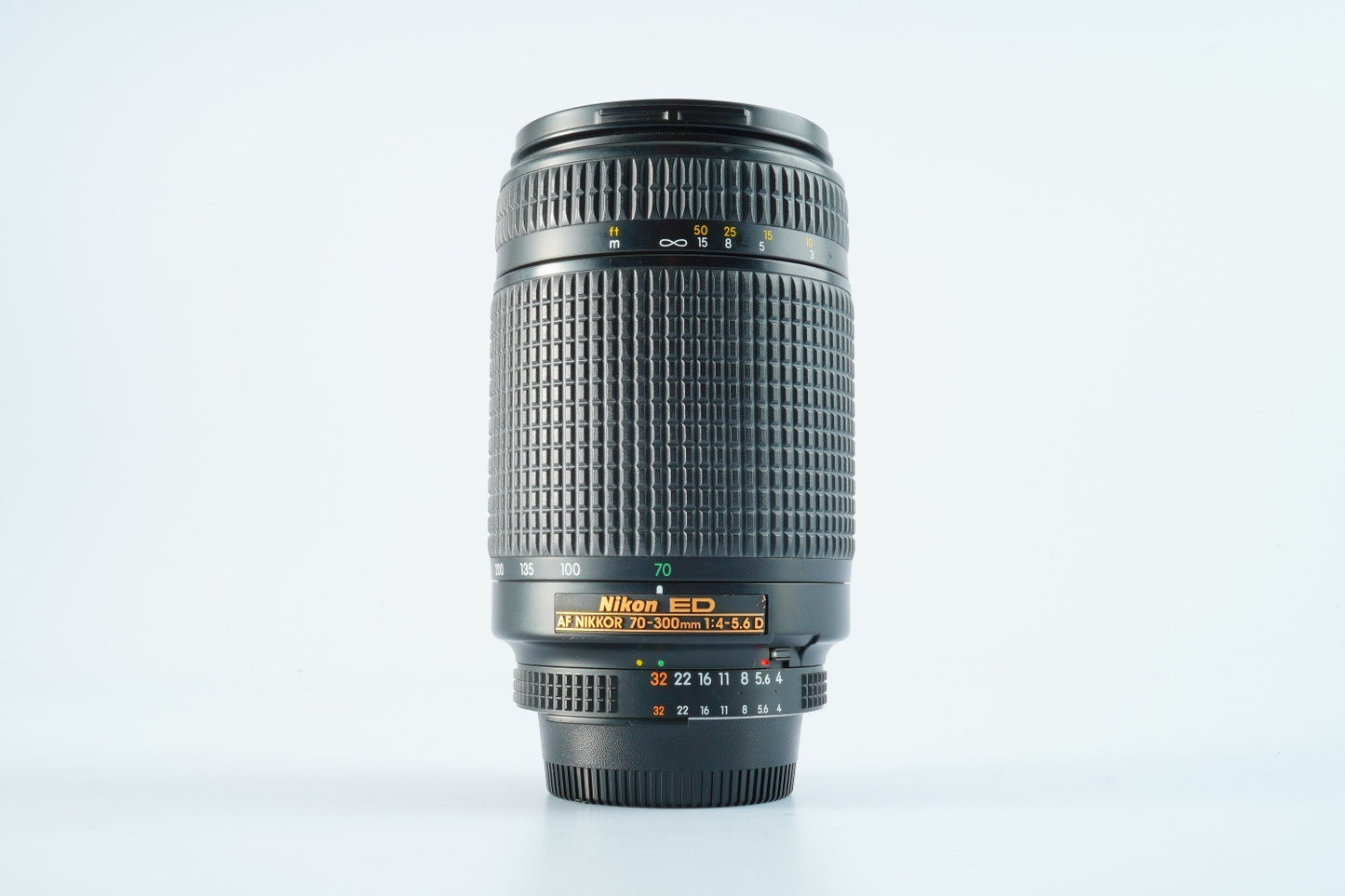 Nikon AF NIKKOR 70-300mm f/4-5.6 D ED ズームレンズ