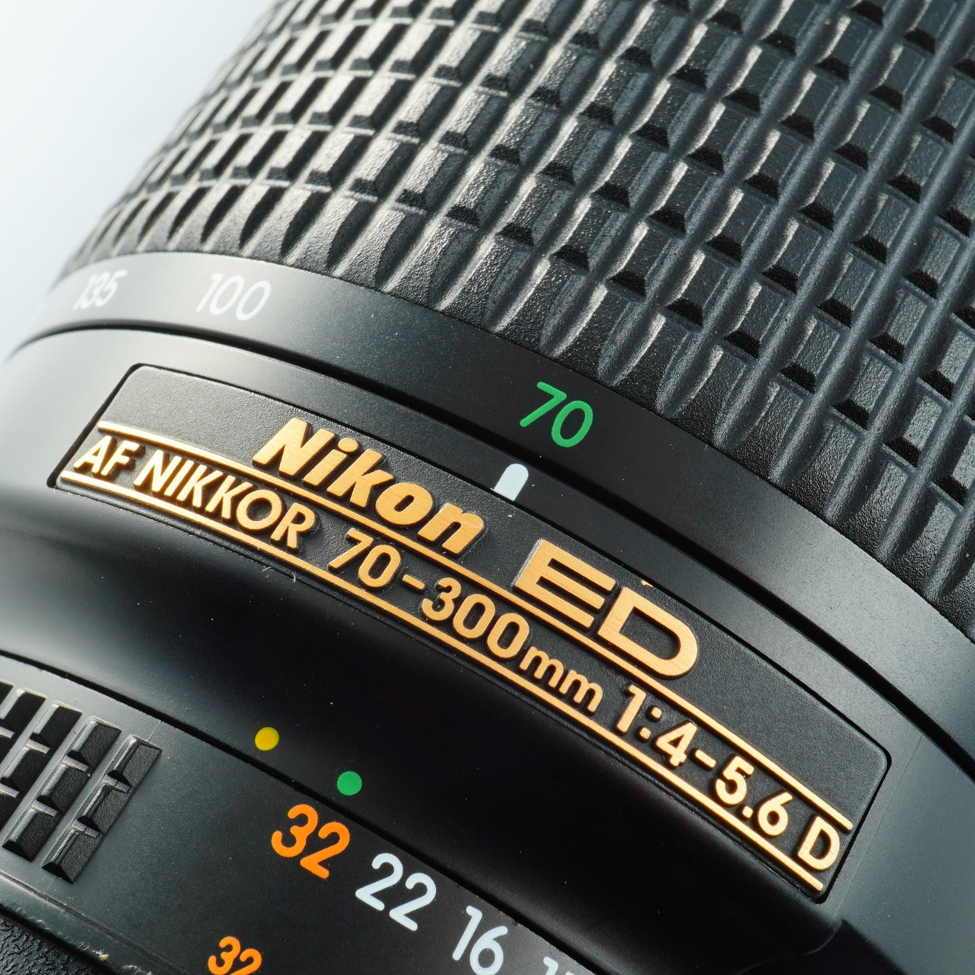 Nikon NIKKOR AF 70-300mm F/4-5.6 D ED ズームレンズ