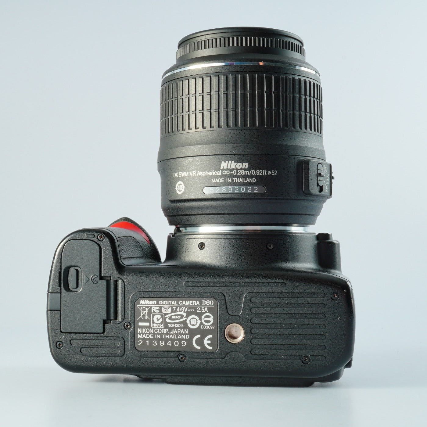Nikon D60 + AF-S DX NIKKOR 18-55mm F/3.5-5.6 G VR デジタル一眼レフカメラ