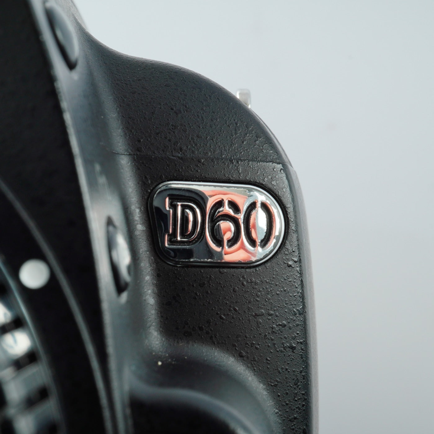 Nikon D60 + AF-S DX NIKKOR 18-55mm F/3.5-5.6 G VR デジタル一眼レフカメラ