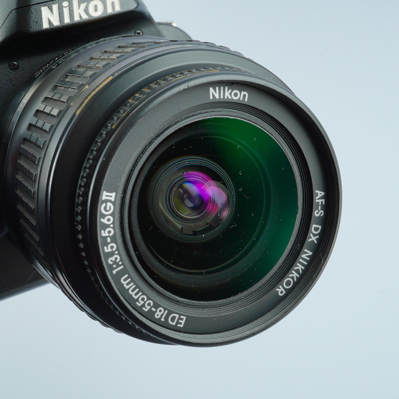 Nikon D40 +AF-S DX NIKKOR 18-55mm F/3.5-5.6 GⅡ ED デジタル一眼レフカメラ