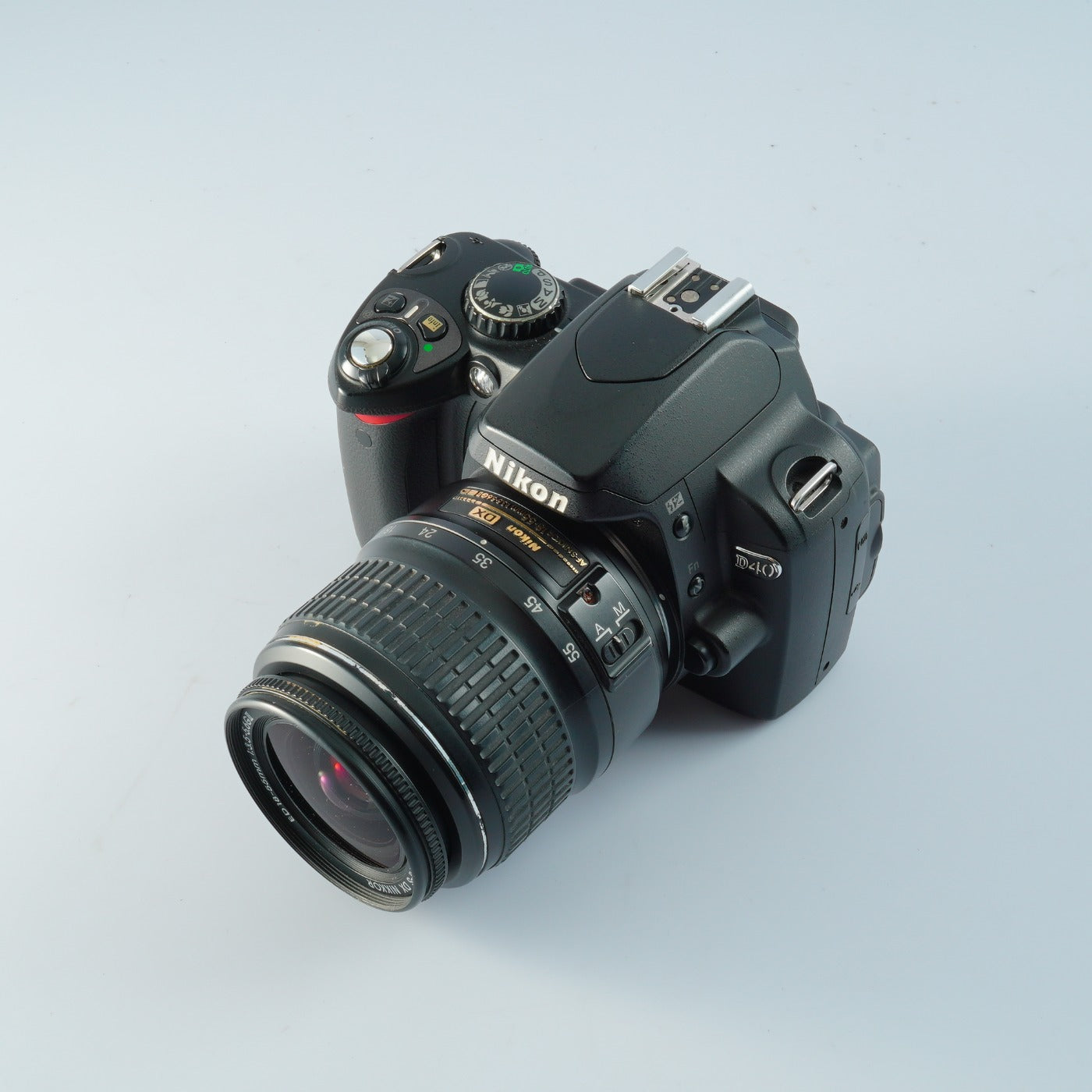 Nikon D40 +AF-S DX NIKKOR 18-55mm F/3.5-5.6 GⅡ ED デジタル一眼レフカメラ