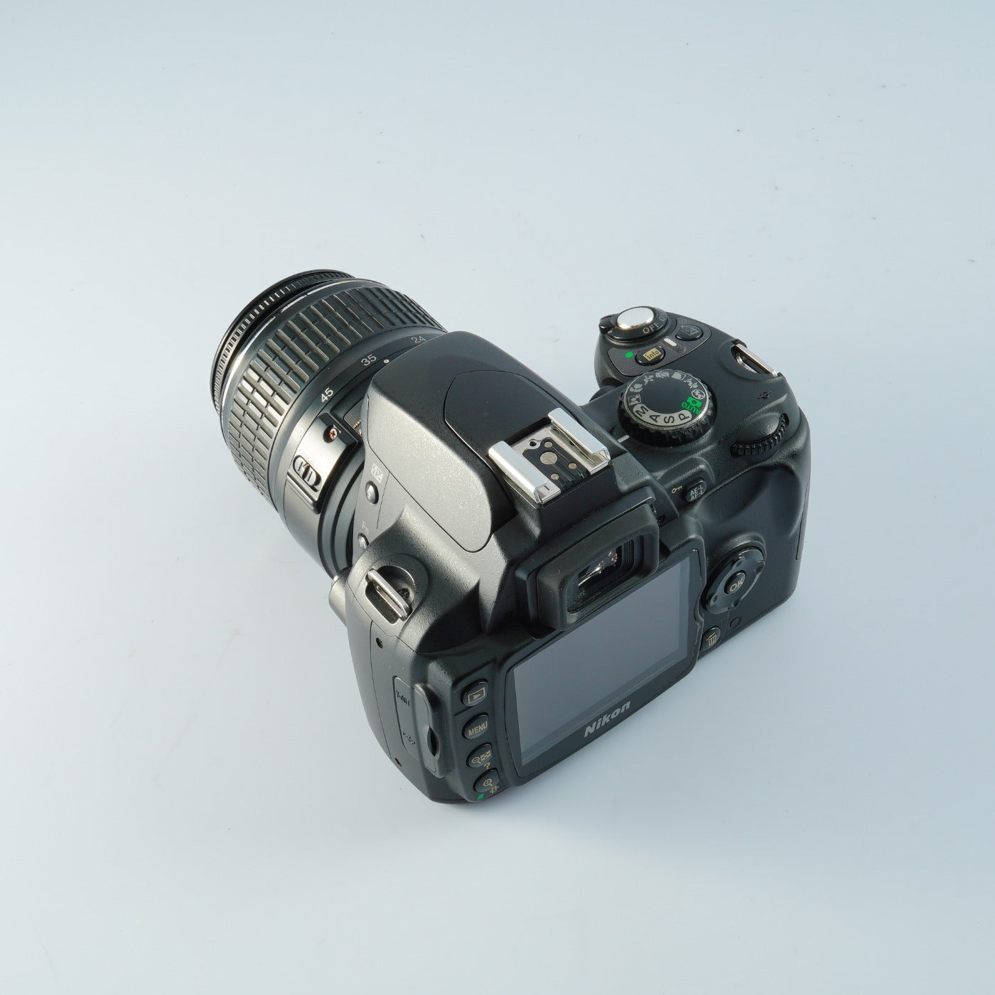 Nikon D40 +AF-S DX NIKKOR 18-55mm F/3.5-5.6 GⅡ ED デジタル一眼レフカメラ