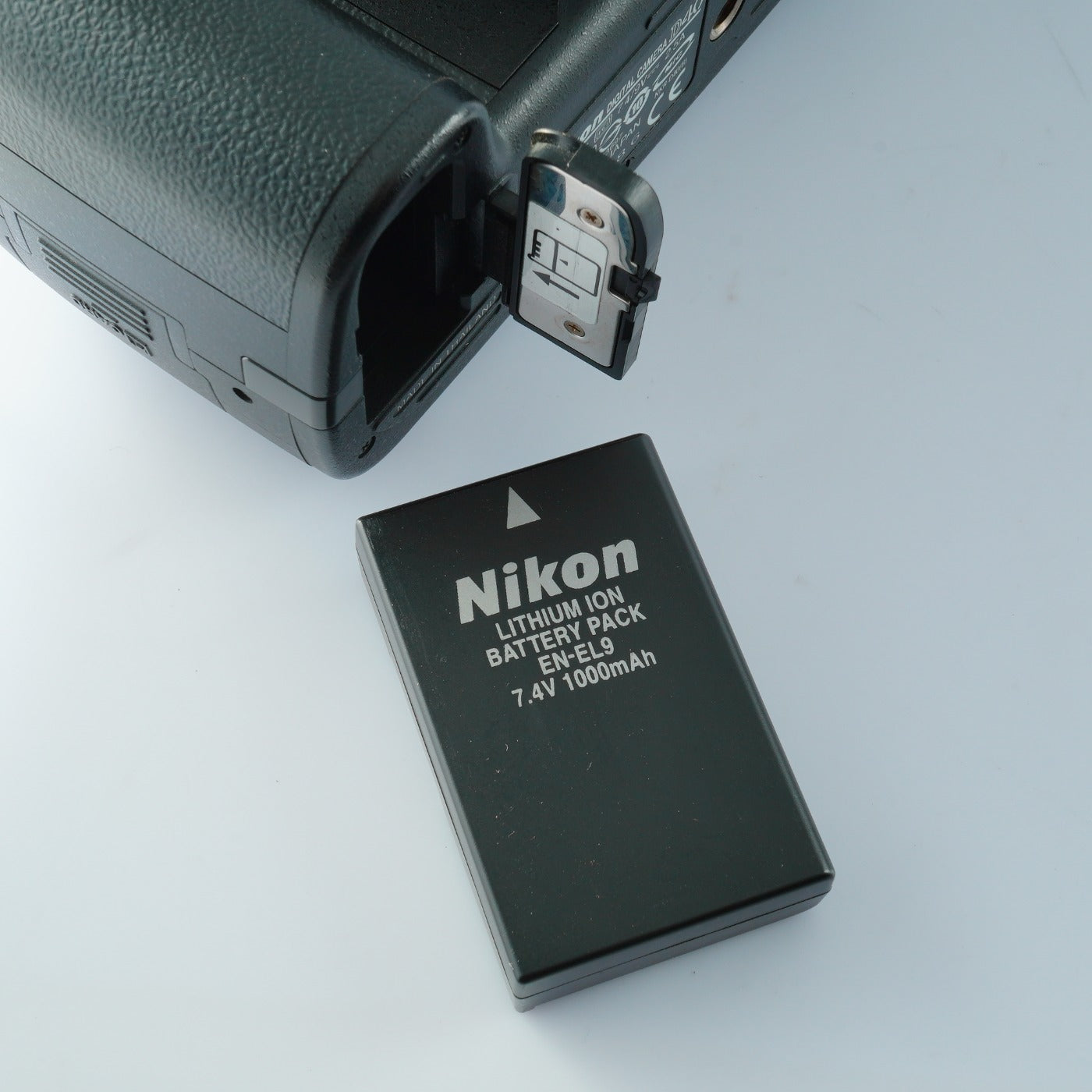 Nikon D40 +AF-S DX NIKKOR 18-55mm F/3.5-5.6 GⅡ ED デジタル一眼レフカメラ