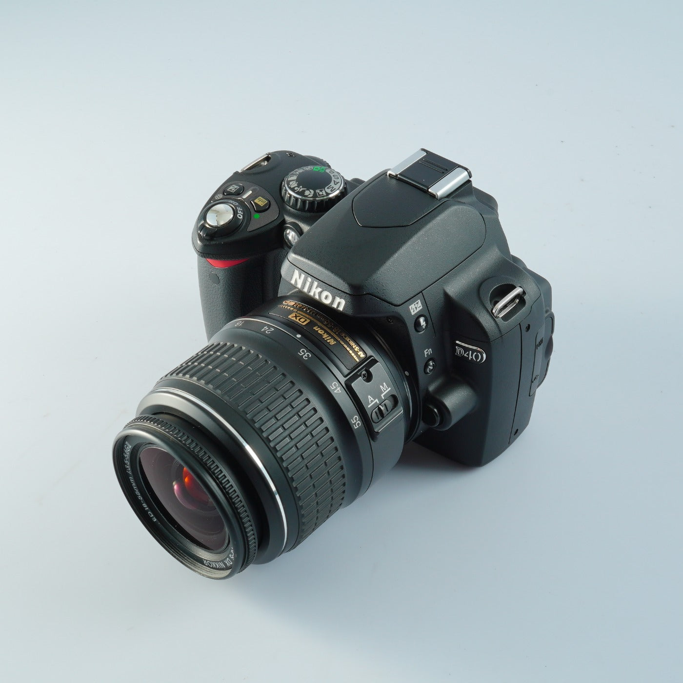 Nikon D40 +AF-S DX NIKKOR 18-55mm F/3.5-5.6 GⅡ ED デジタル一眼レフカメラ