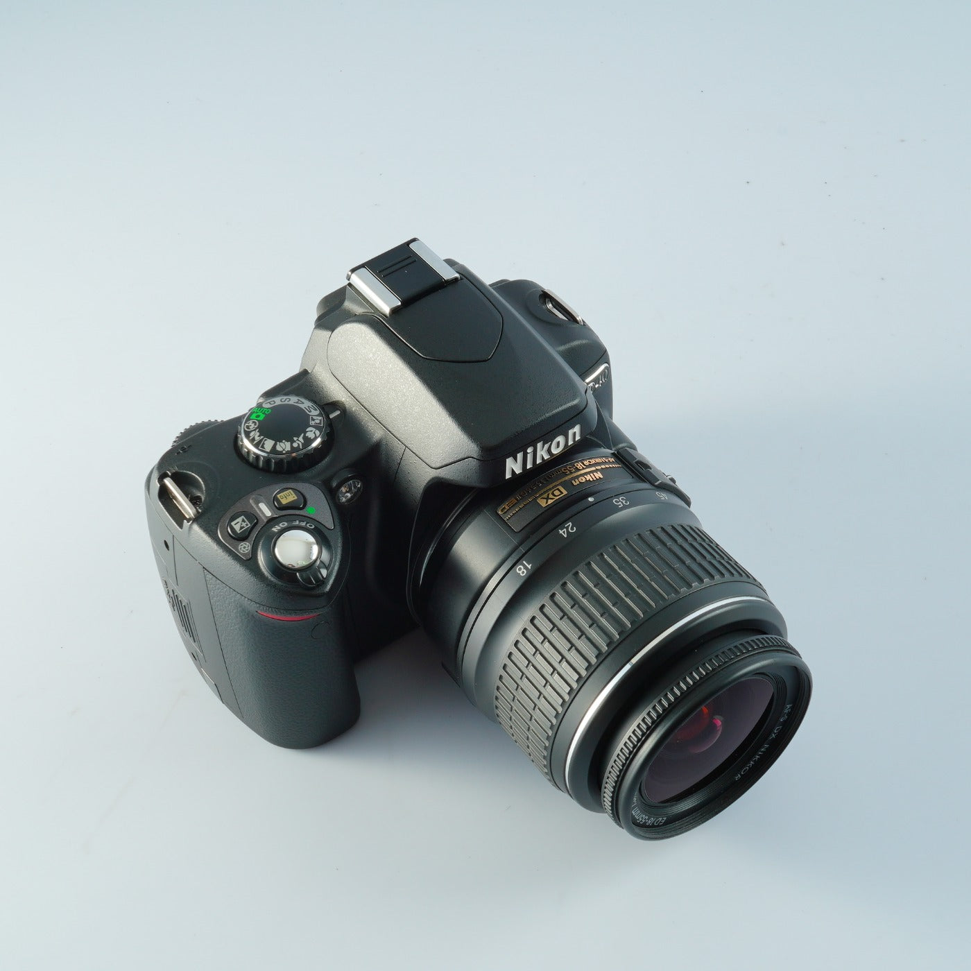 Nikon D40 +AF-S DX NIKKOR 18-55mm F/3.5-5.6 GⅡ ED デジタル一眼レフカメラ