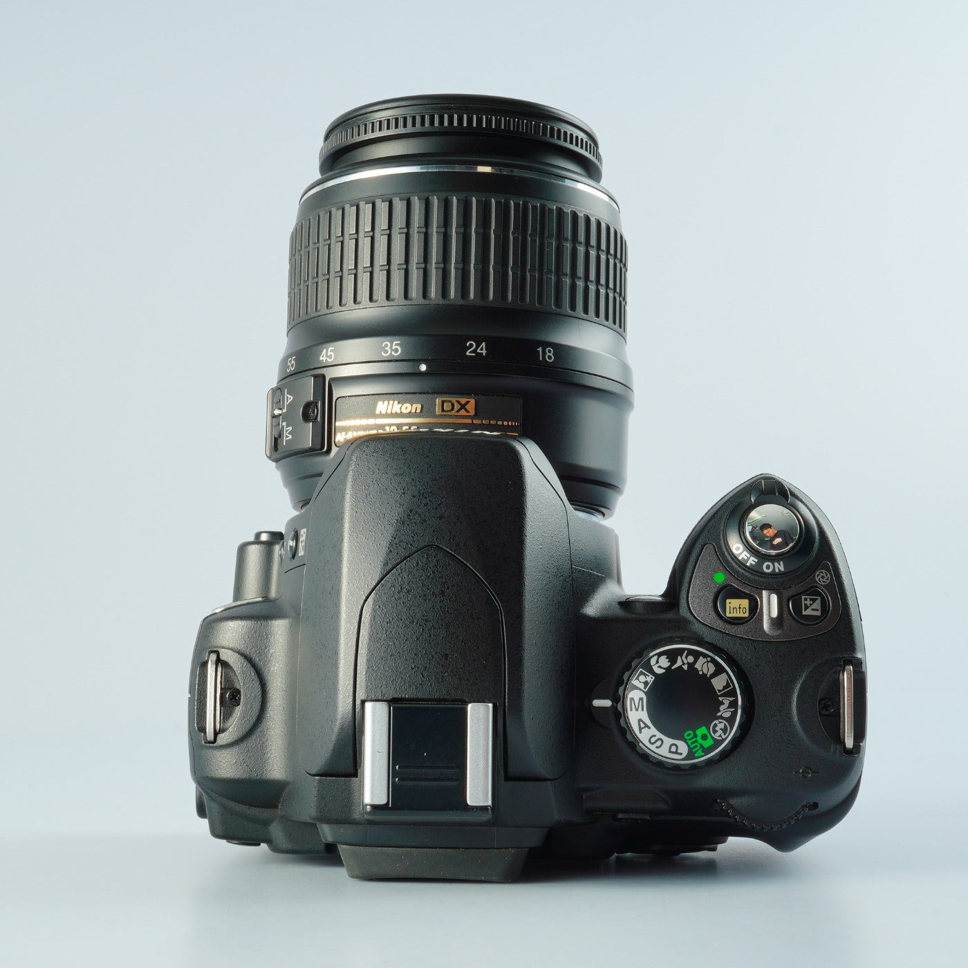 Nikon D40 +AF-S DX NIKKOR 18-55mm F/3.5-5.6 GⅡ ED デジタル一眼レフカメラ