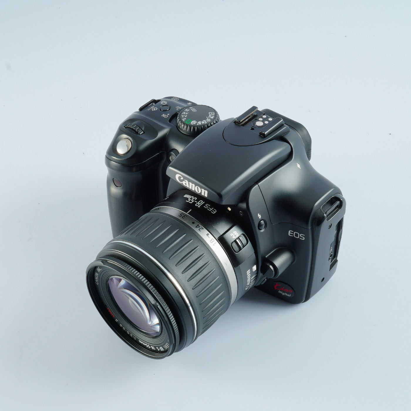 Canon EOS Kiss Digital N + EF-S 18-55mm F/3.5-5.6 Ⅱ USM デジタル一眼レフカメラ