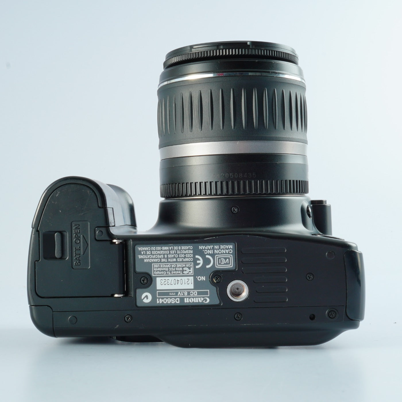 Canon EOS Kiss Digital N + EF-S 18-55mm F/3.5-5.6 Ⅱ USM デジタル一眼レフカメラ