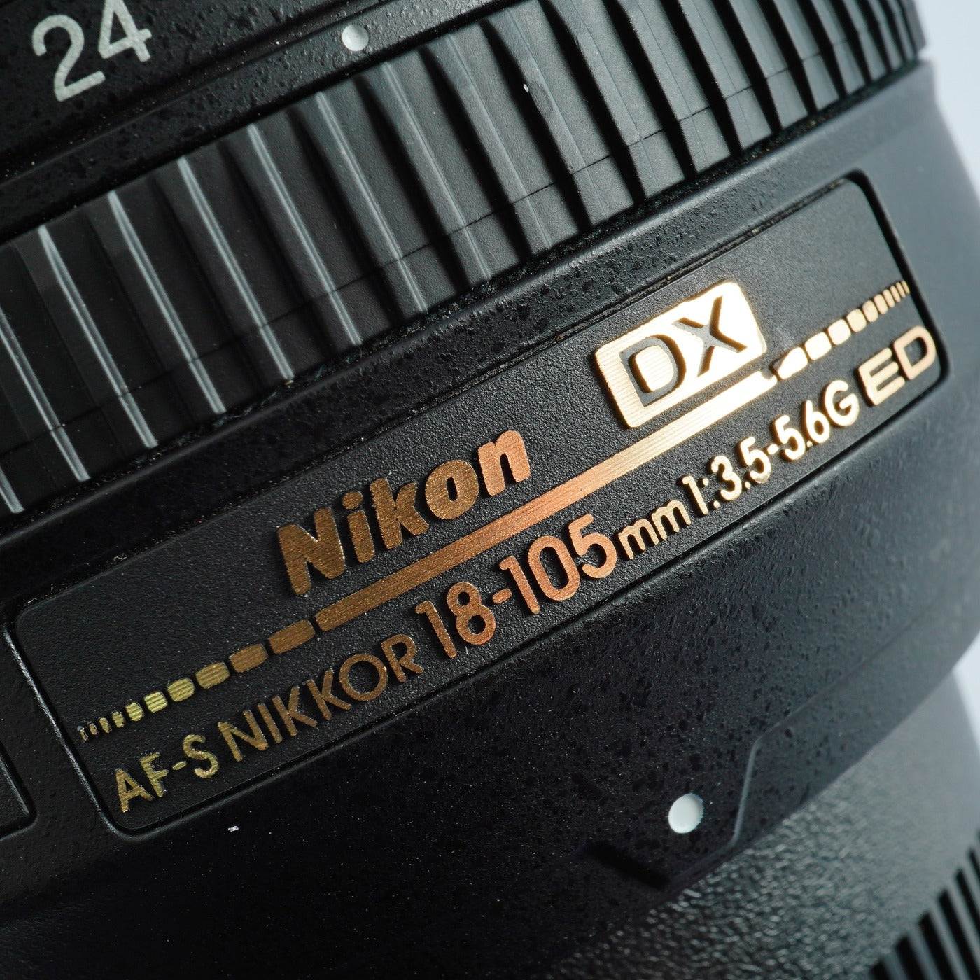 Nikon AF-S DX NIKKOR 18-105mm F/3.5-5.6G ED VR ズームレンズ
