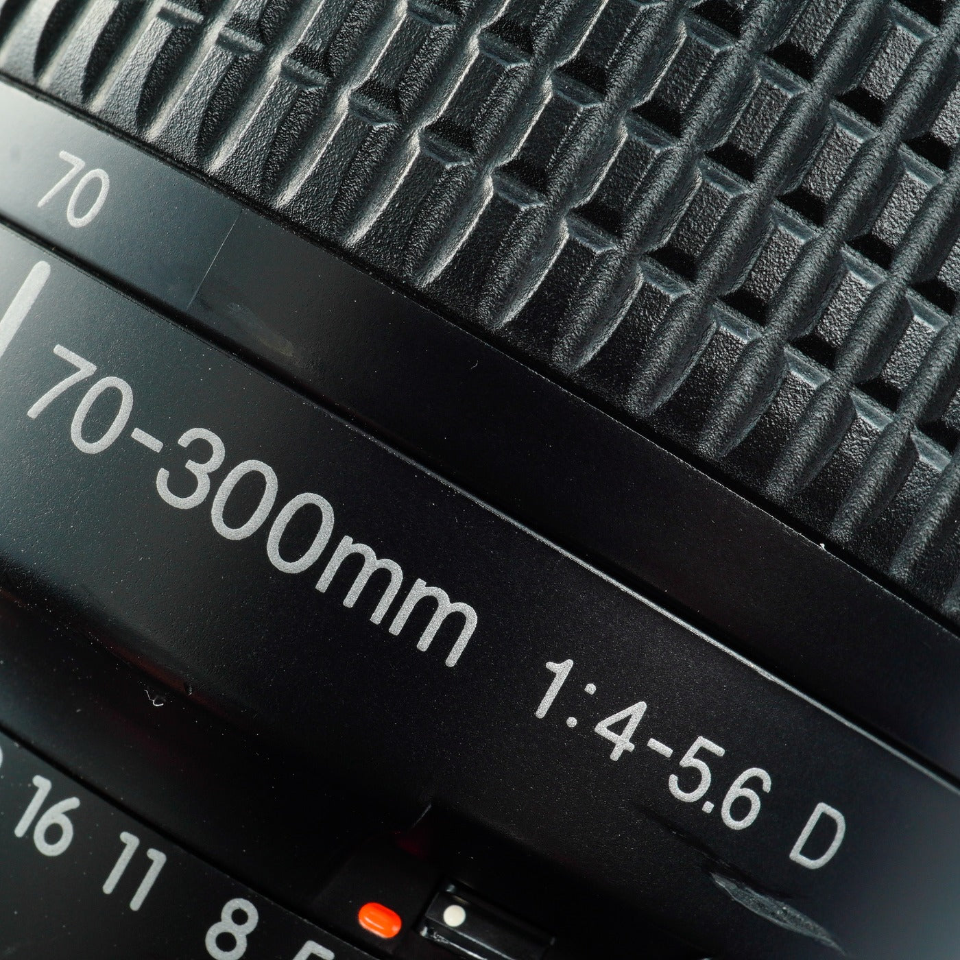 Nikon AF Nikkor 70-300mm F4-5.6 D ズームレンズ