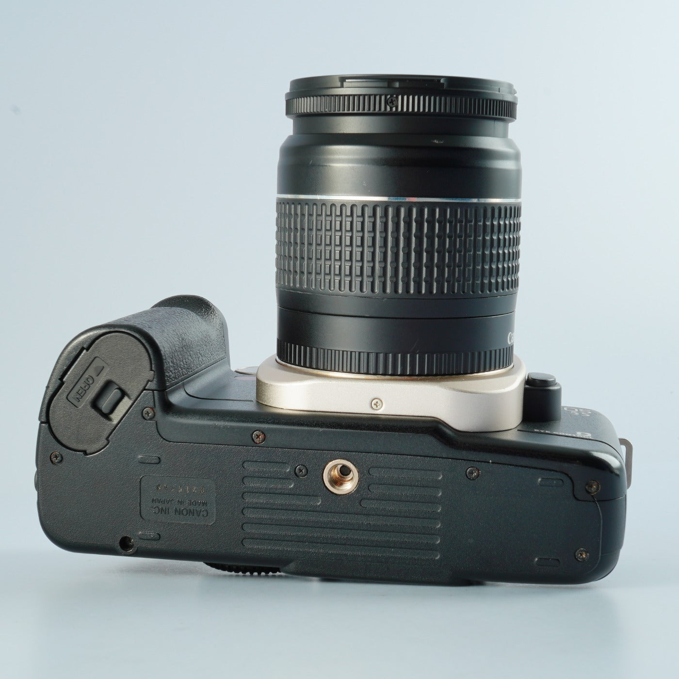 Canon EOS 55 (ELAN II) + EF 28-80mm F/3.5-5.6 V USM + SPEEDLITE 300EZ AF フィルム一眼レフカメラ