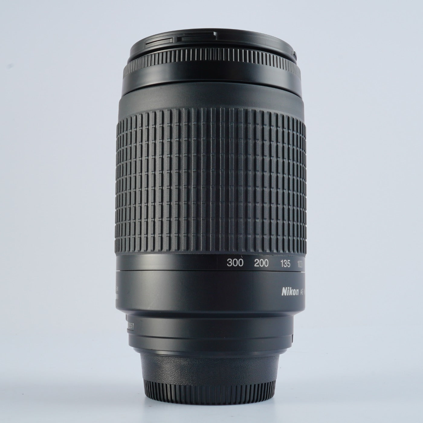 Nikon AF NIKKOR 70-300mm f/4-5.6 G ズームレンズ