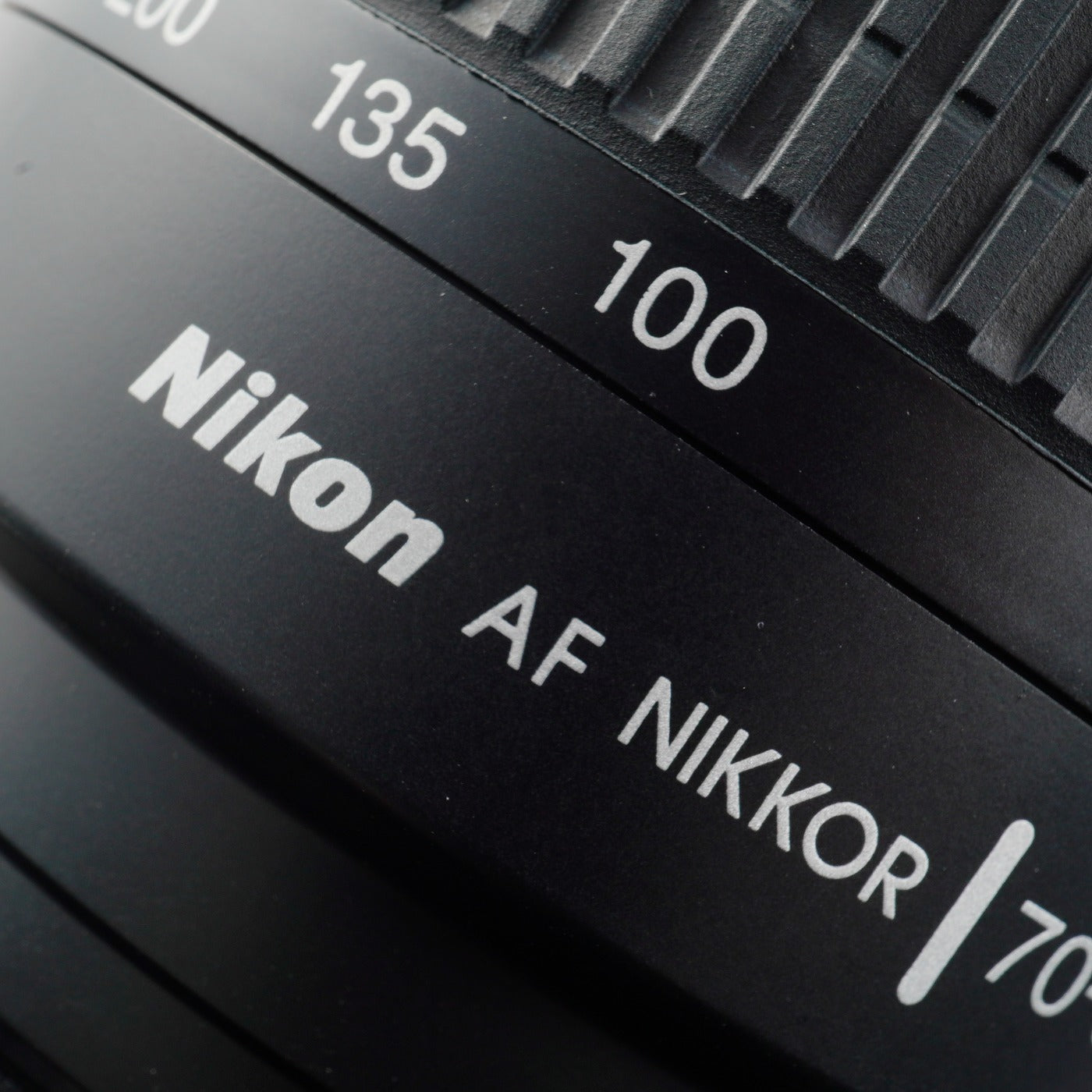 Nikon AF NIKKOR 70-300mm f/4-5.6 G ズームレンズ