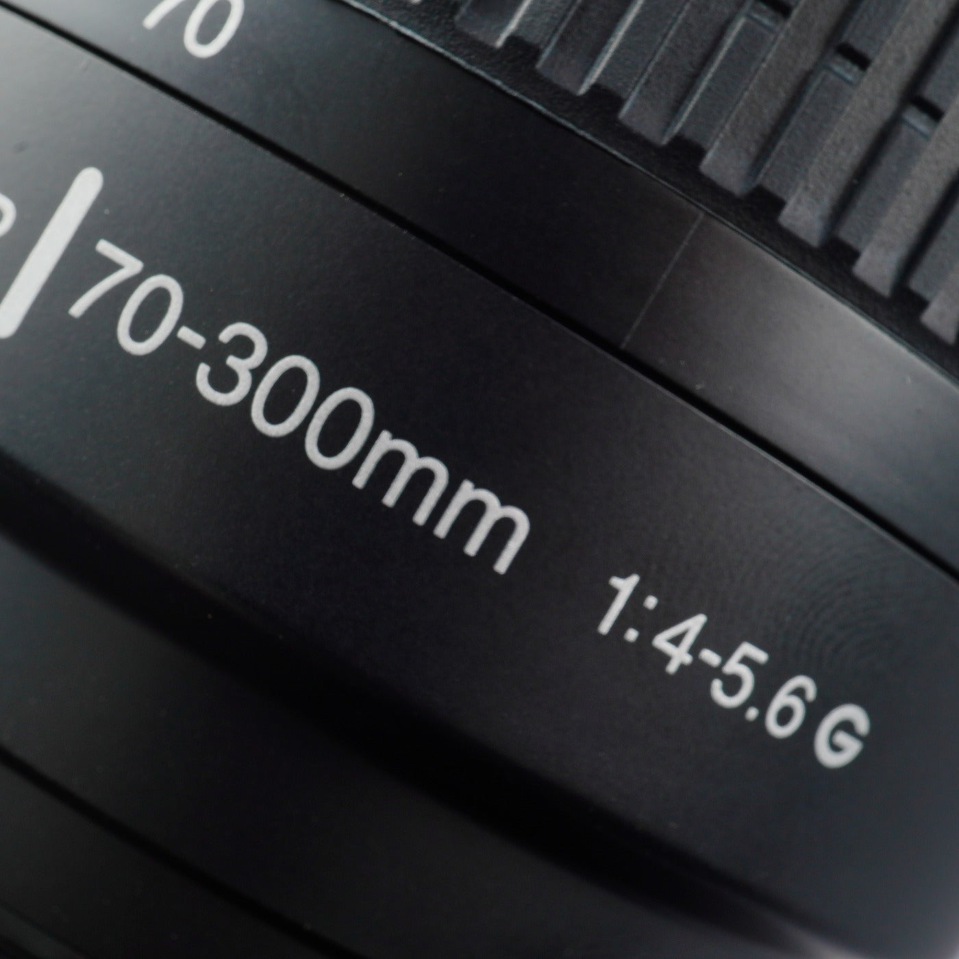 Nikon AF NIKKOR 70-300mm f/4-5.6 G ズームレンズ