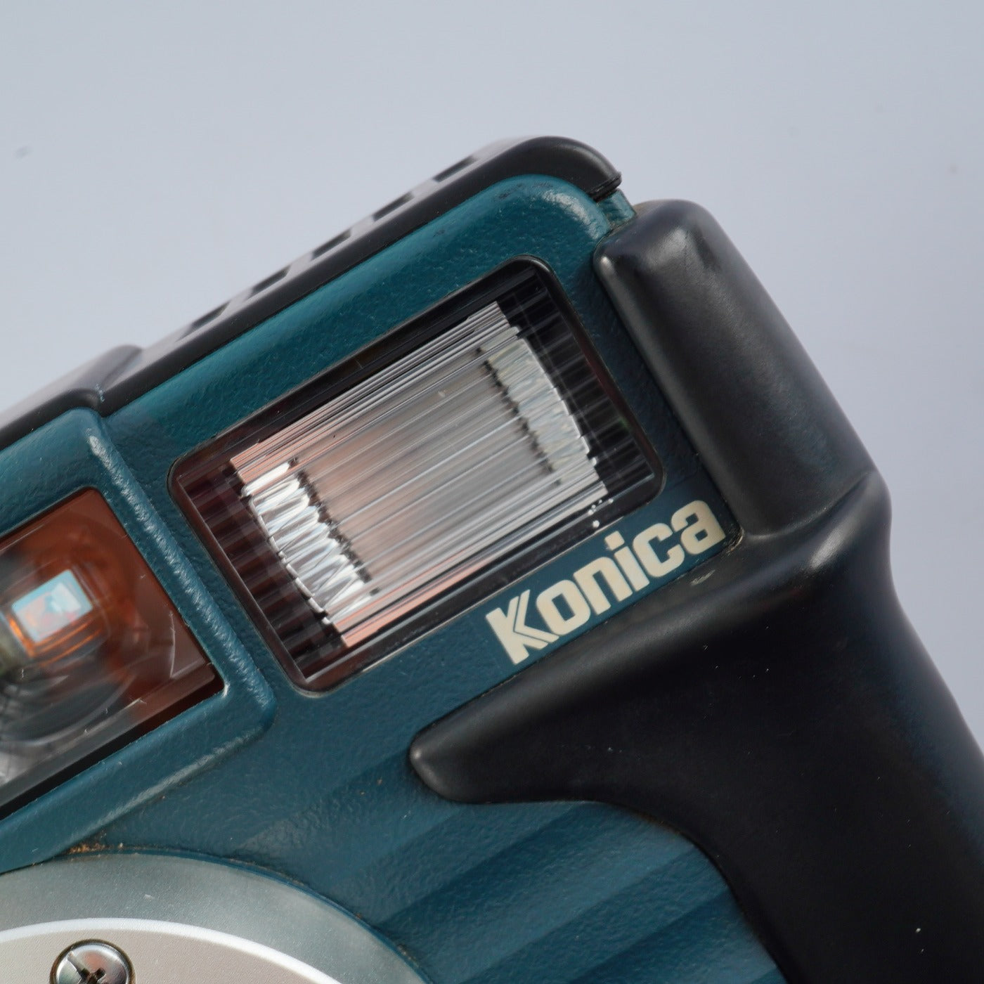 Konica 現場監督 ( GENBAKANTOKU ) 28 WB コンパクトフィルムカメラ