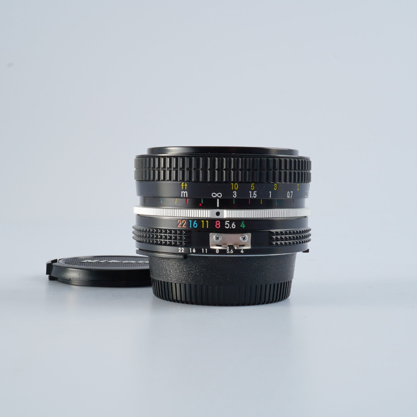 Nikon Ai Nikkor 20mm F/4 単焦点レンズ