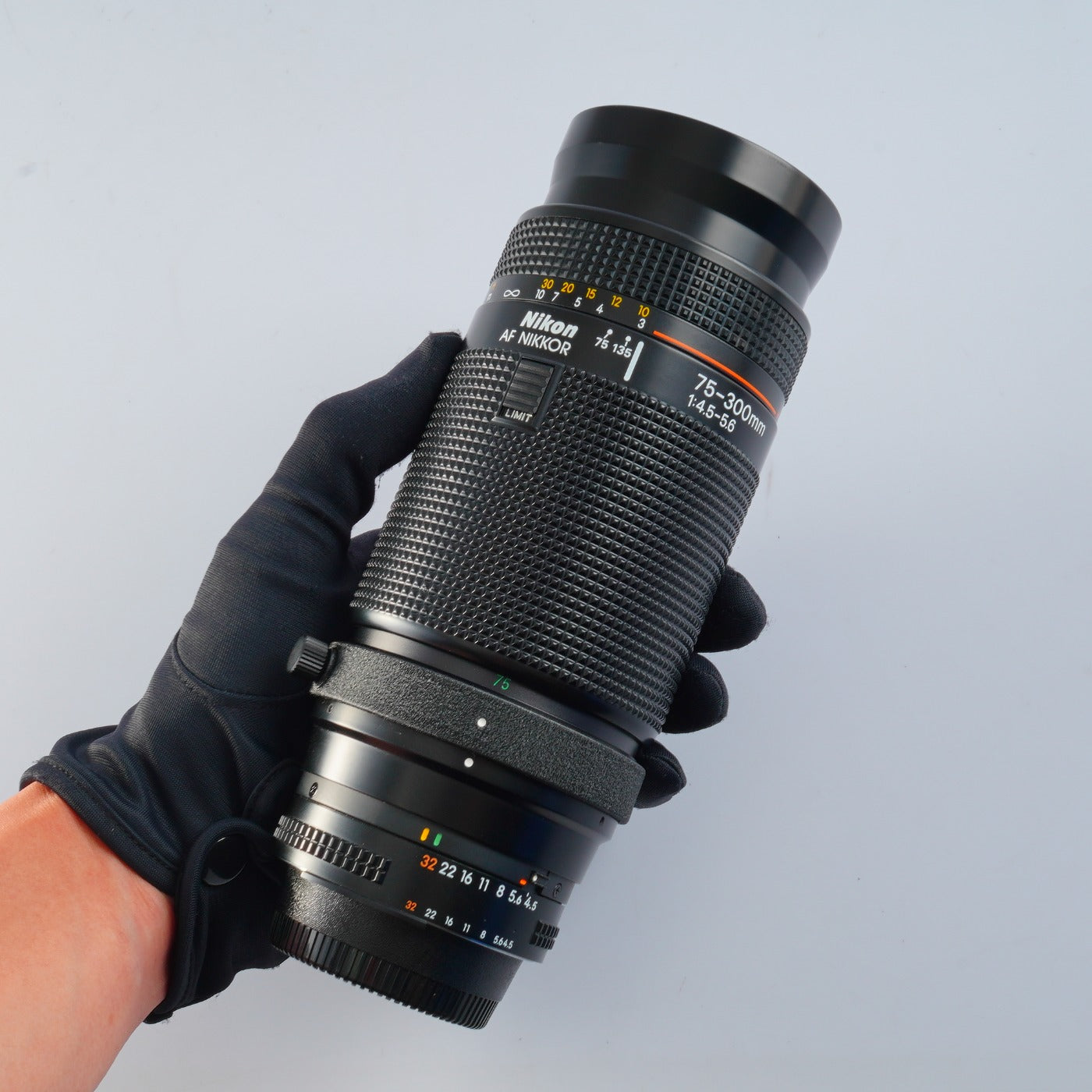 Nikon AF Nikkor 75-300mm F/4.5-5.6 ズームレンズ