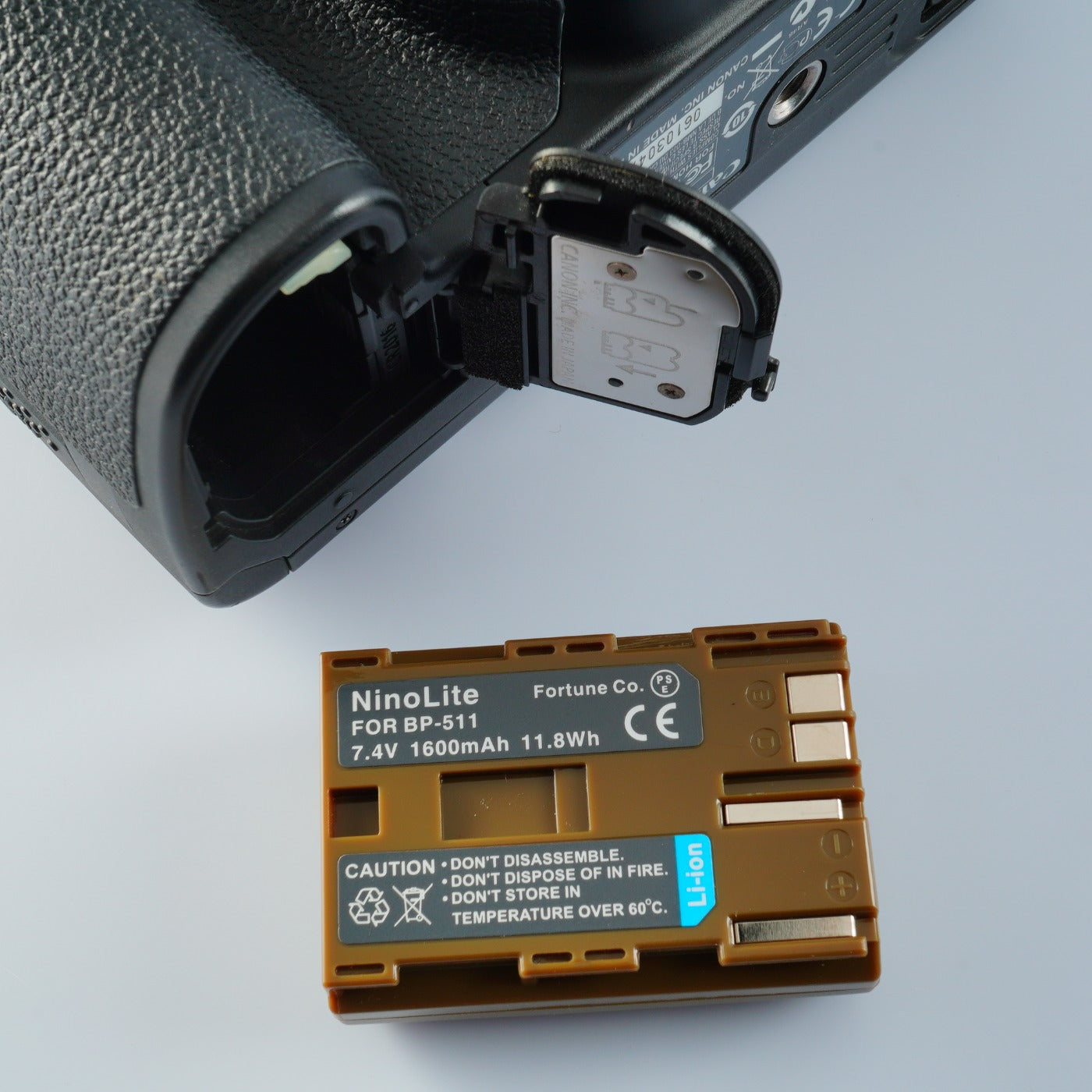 Canon EOS 40D + EF-S 18-55mm F/3.5-5.6 IS Ⅱ + CF 2GB デジタル一眼レフカメラ