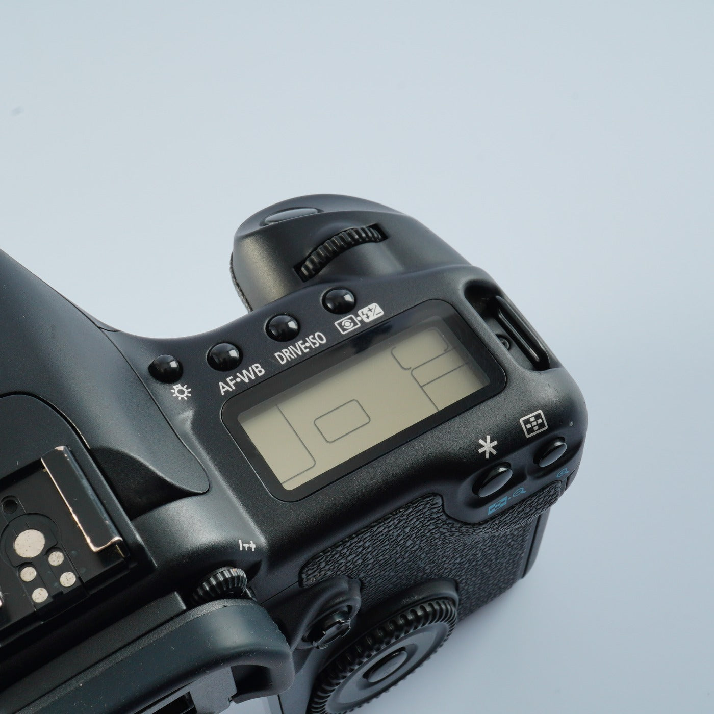 Canon EOS 30D + EF-S 18-55mm F/3.5-5.6 IS Ⅱ + CF 1GB デジタル一眼レフカメラ