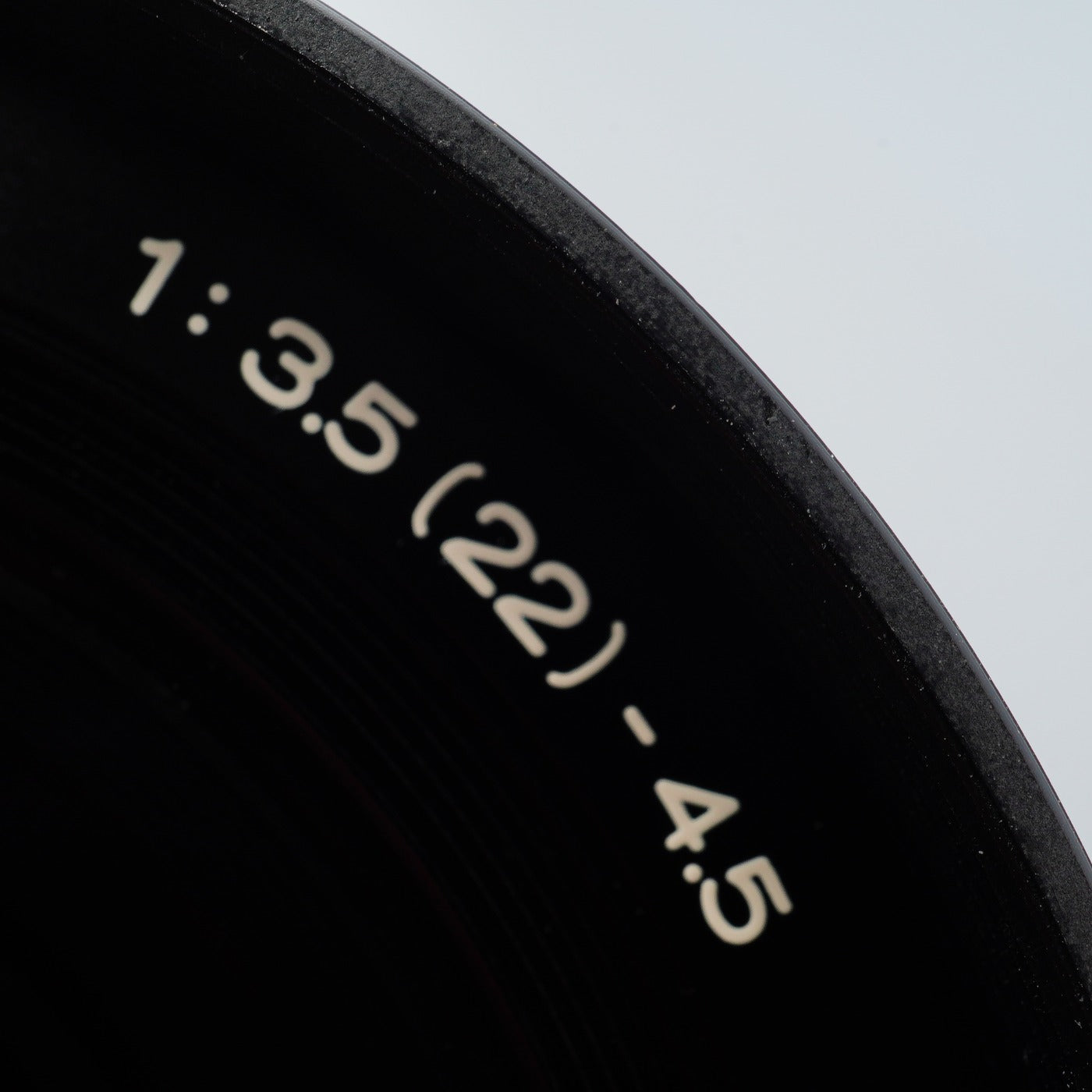 MINOLTA AF 20-35mm F/3.5 ズームレンズ