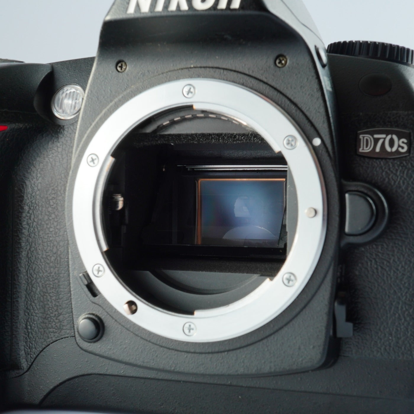 Nikon D70s + AF‑S DX Zoom Nikkor 18‑55mm F/3.5‑5.6 G ED デジタル一眼レフカメラ