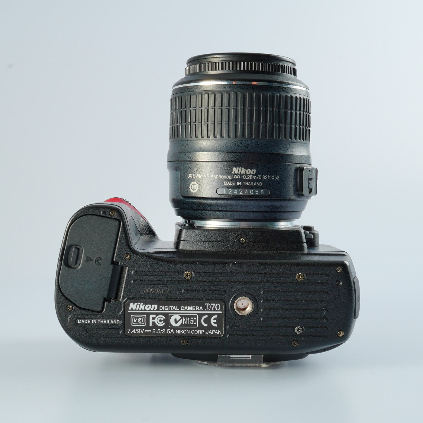 Nikon D70 + AF-S DX NIKKOR 18-55mm F/3.5-5.6 G VR デジタル一眼レフカメラ