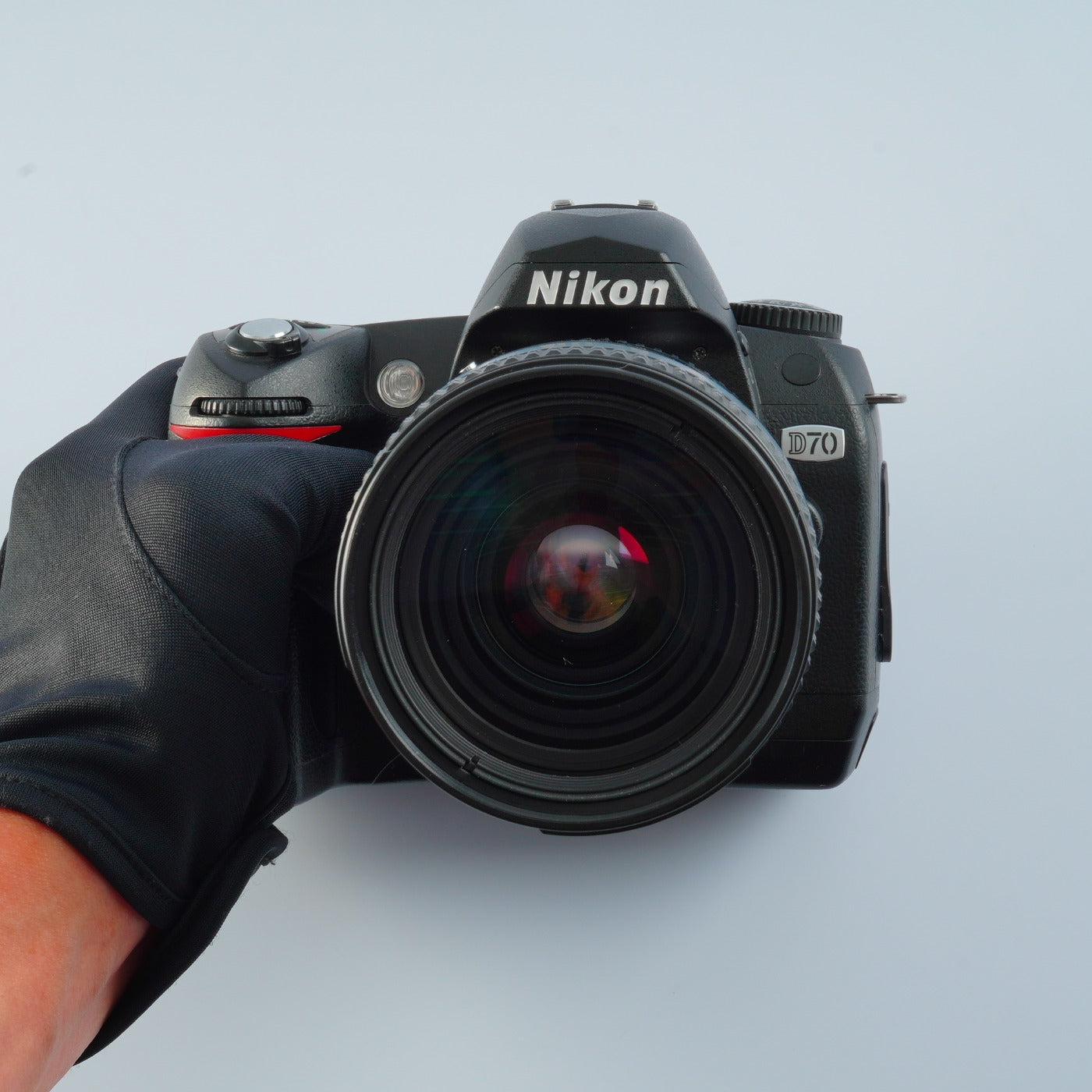 Nikon D70 + AF Nikkor 28–85mm F/3.5–4.5 デジタル一眼レフカメラ