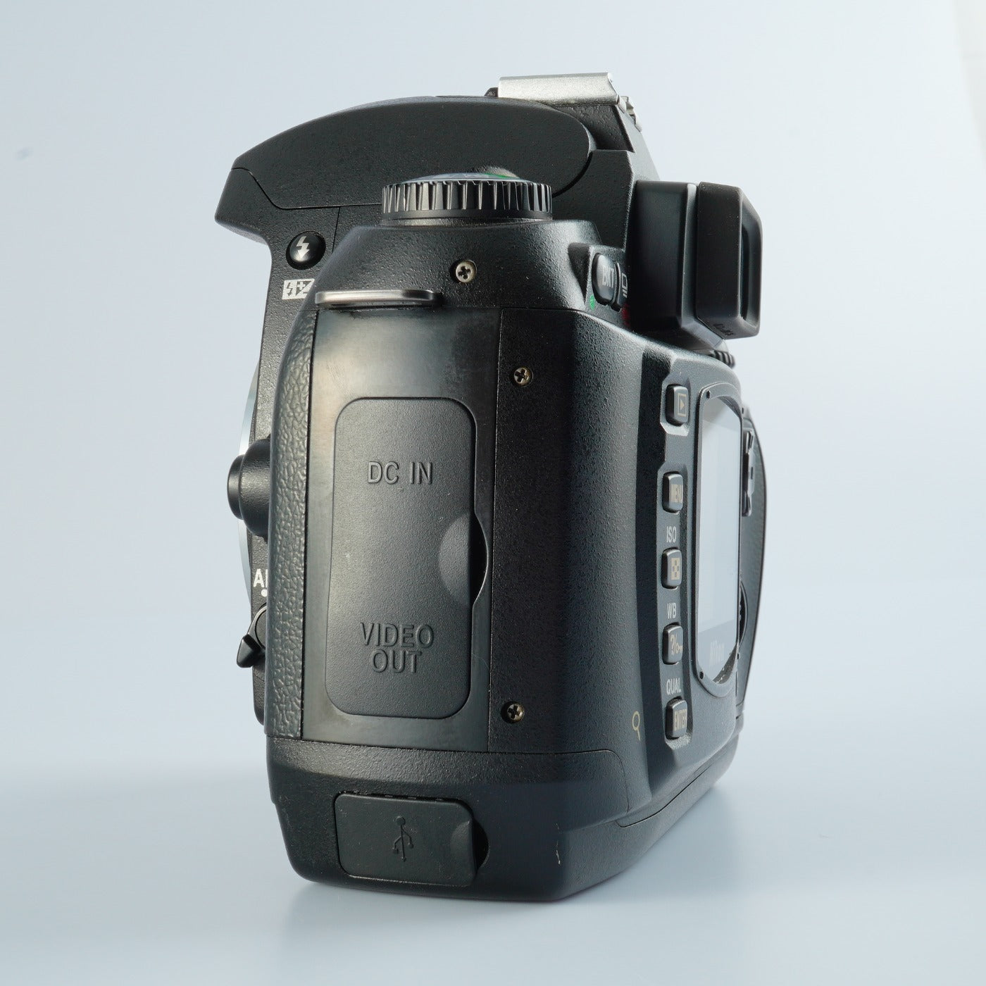 Nikon D70 + AF Nikkor 28–85mm F/3.5–4.5 デジタル一眼レフカメラ