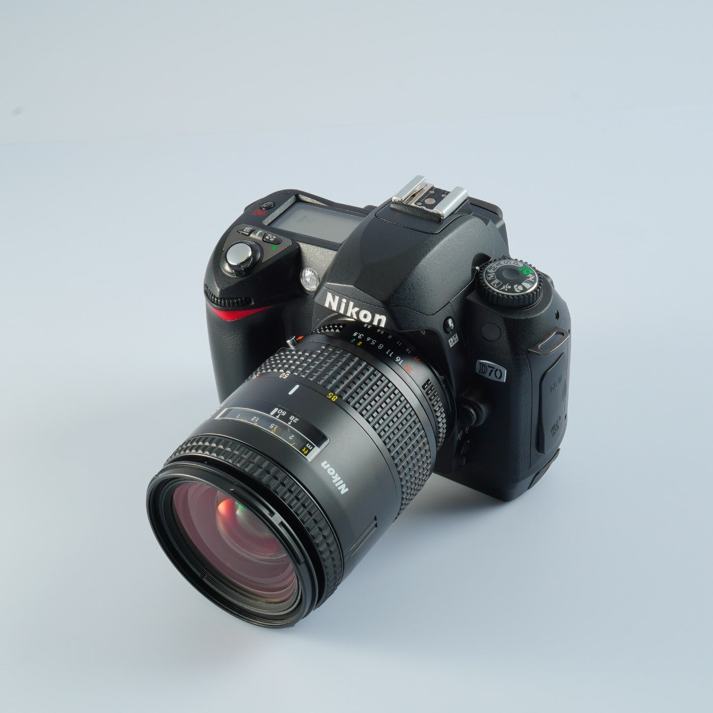 Nikon D70 + AF Nikkor 28–85mm F/3.5–4.5 デジタル一眼レフカメラ