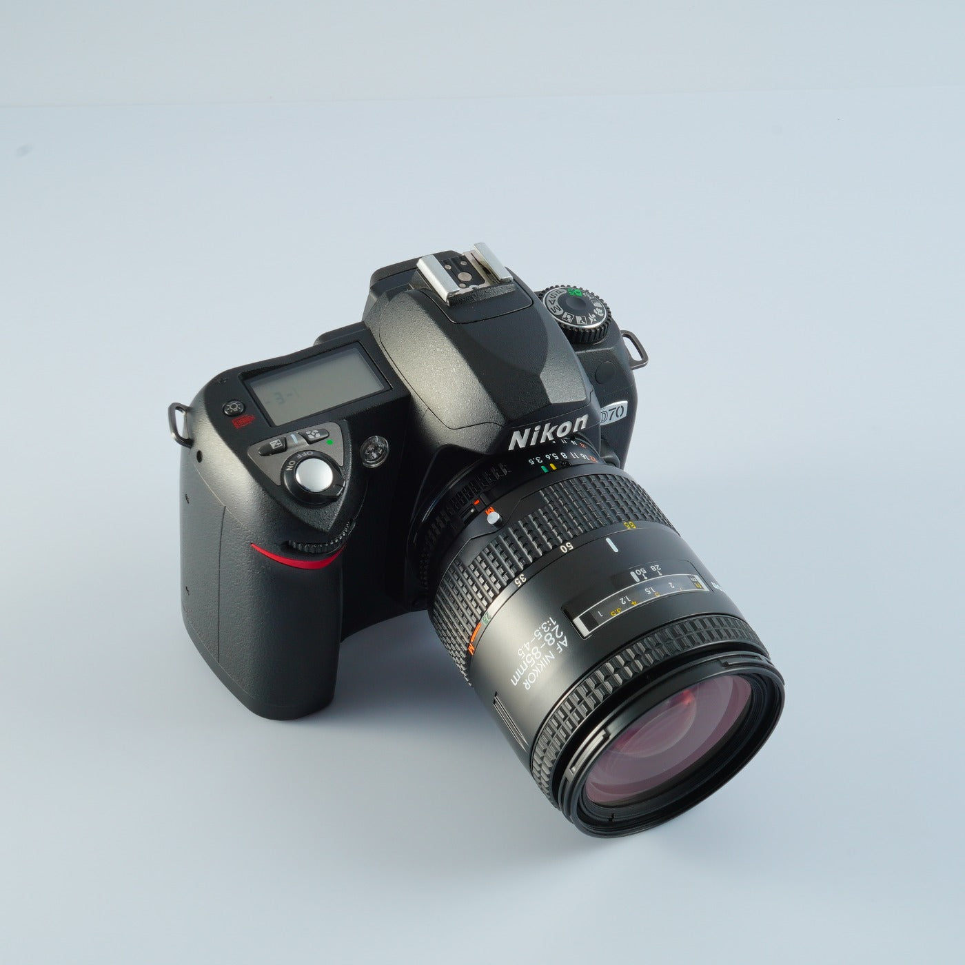 Nikon D70 + AF Nikkor 28–85mm F/3.5–4.5 デジタル一眼レフカメラ