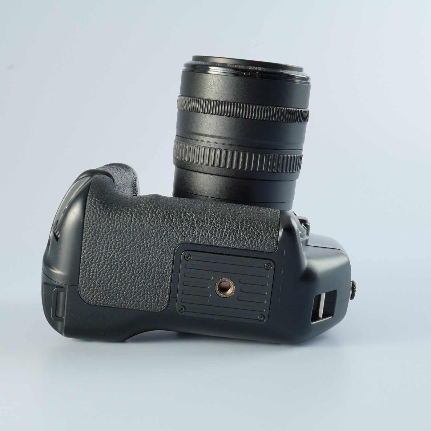 Canon EOS 5 + EF 28-70mm F/3.5-4.5 Ⅱ + VG-10 AF フィルム一眼レフカメラ