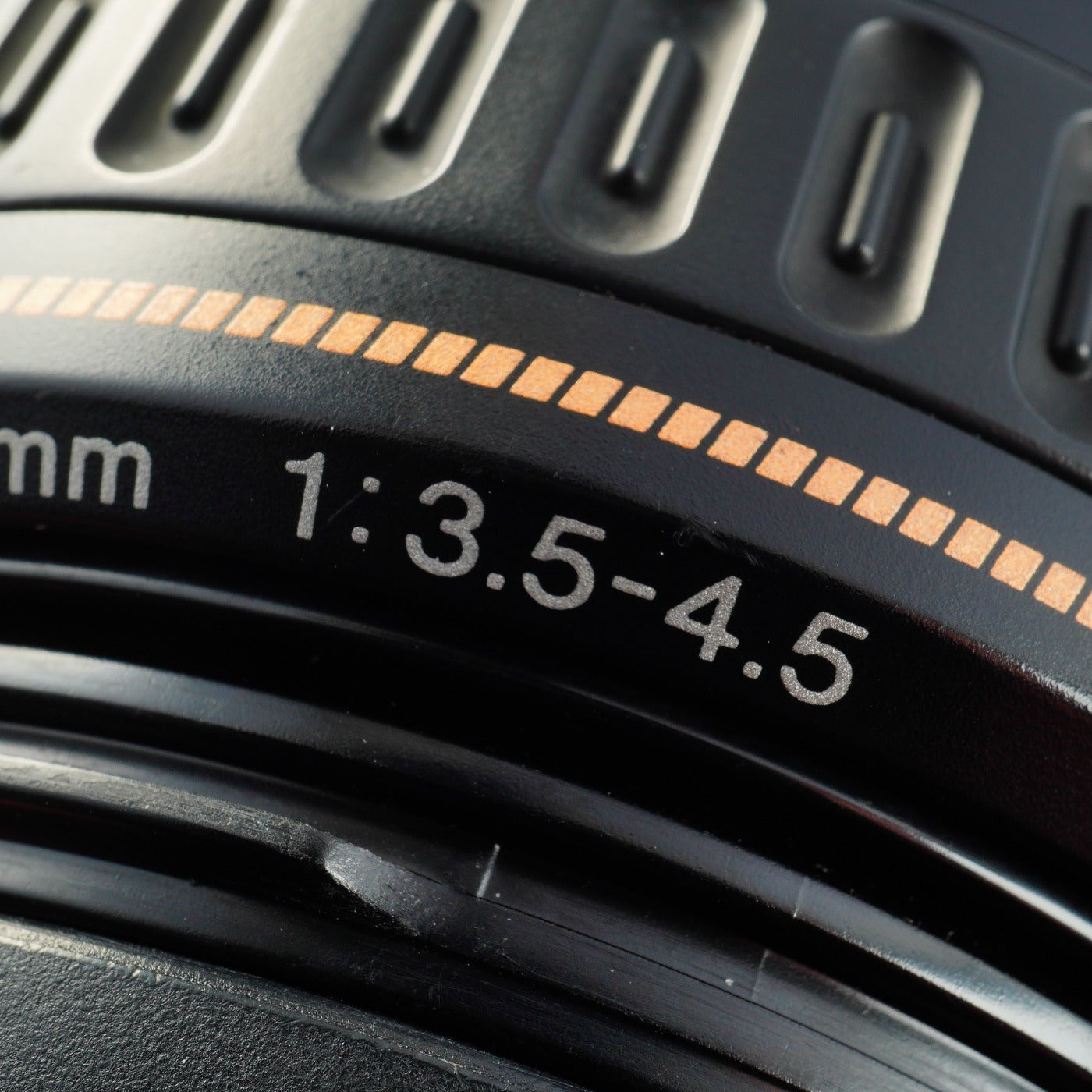 Canon EF 28–105 mm F/3.5–4.5 USM ズームレンズ
