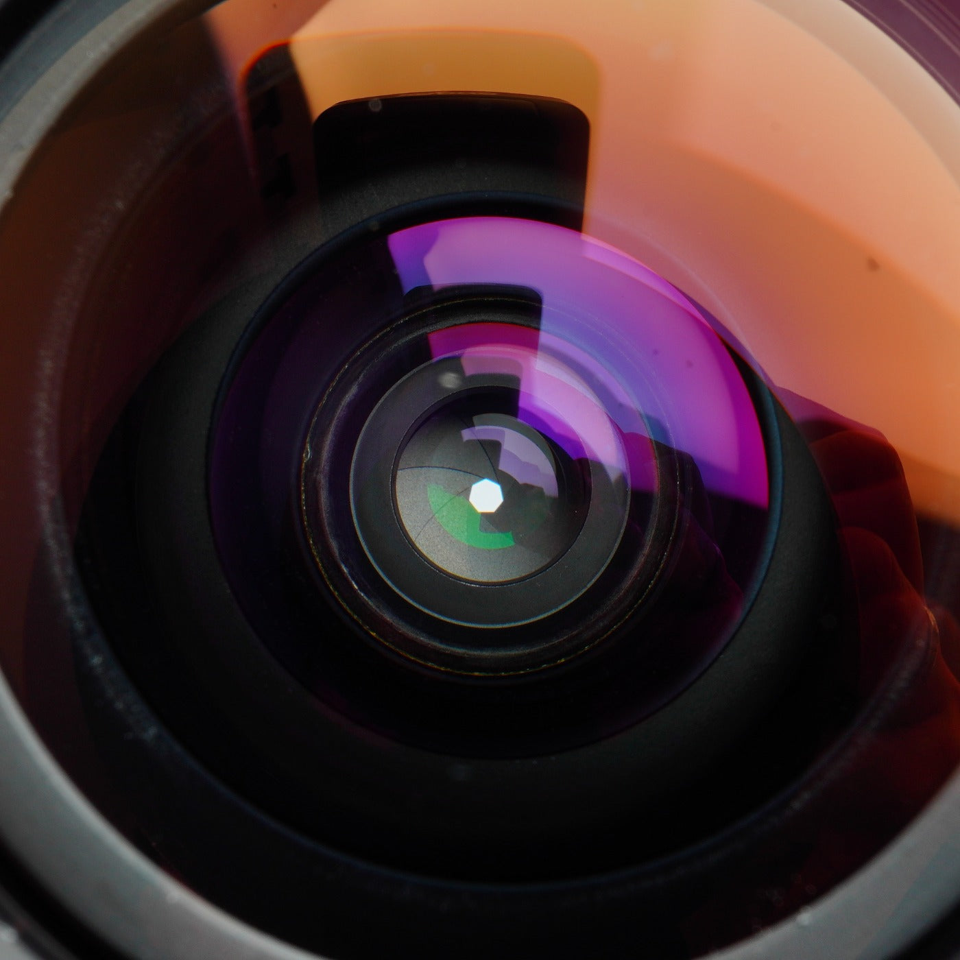 Nikon Ai Nikkor 20mm f/4 単焦点レンズ