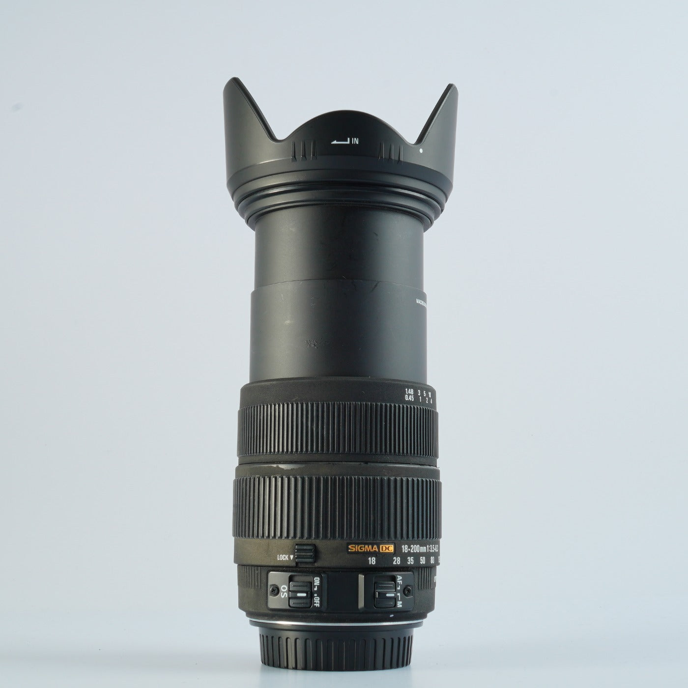 SIGMA 18-200mm F3.5-6.3 DC OS / DC OS HSM (Canon EF-S用) ズームレンズ