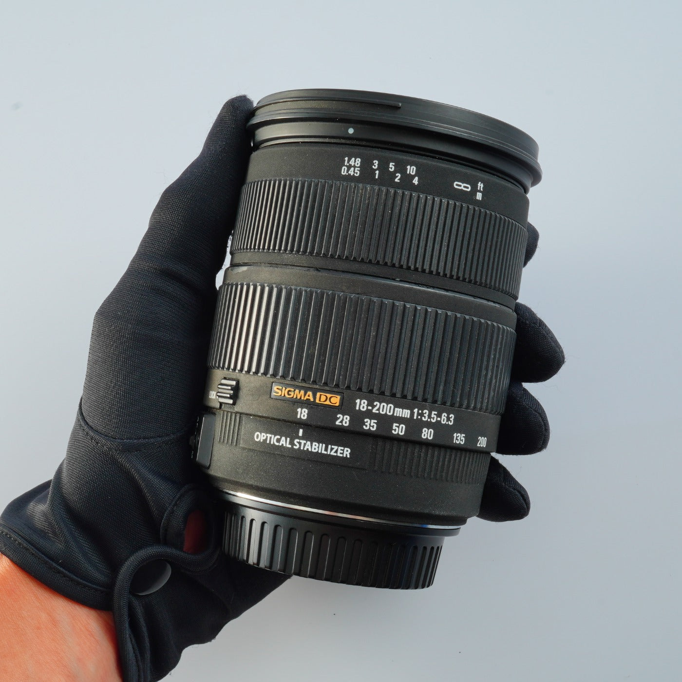 SIGMA 18-200mm F3.5-6.3 DC OS / DC OS HSM (Canon EF-S用) ズームレンズ
