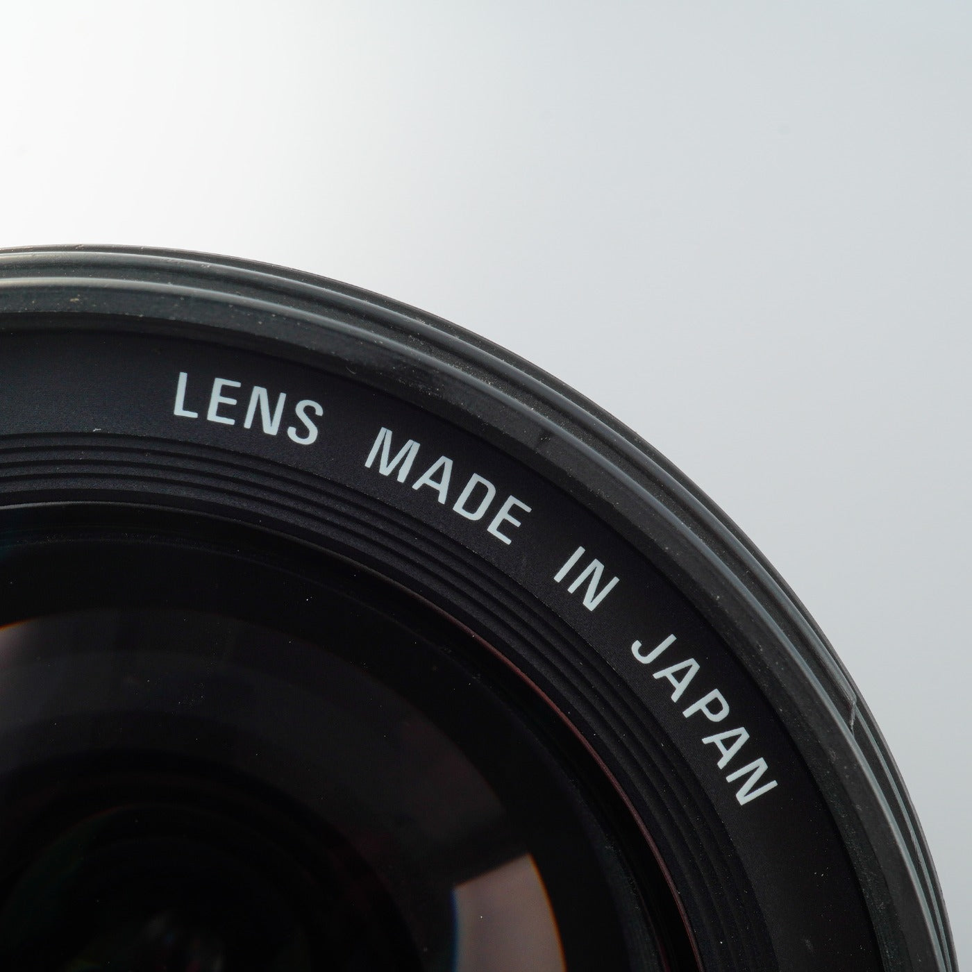 SIGMA 18-200mm F3.5-6.3 DC OS / DC OS HSM (Canon EF-S用) ズームレンズ