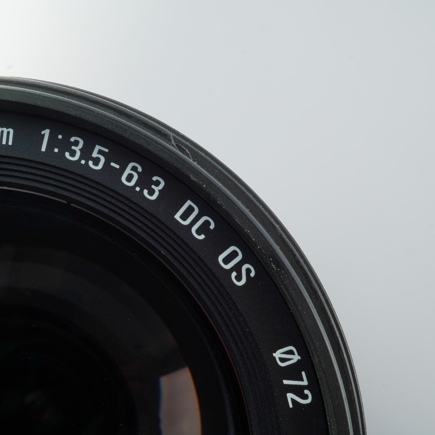 SIGMA 18-200mm F3.5-6.3 DC OS / DC OS HSM (Canon EF-S用) ズームレンズ