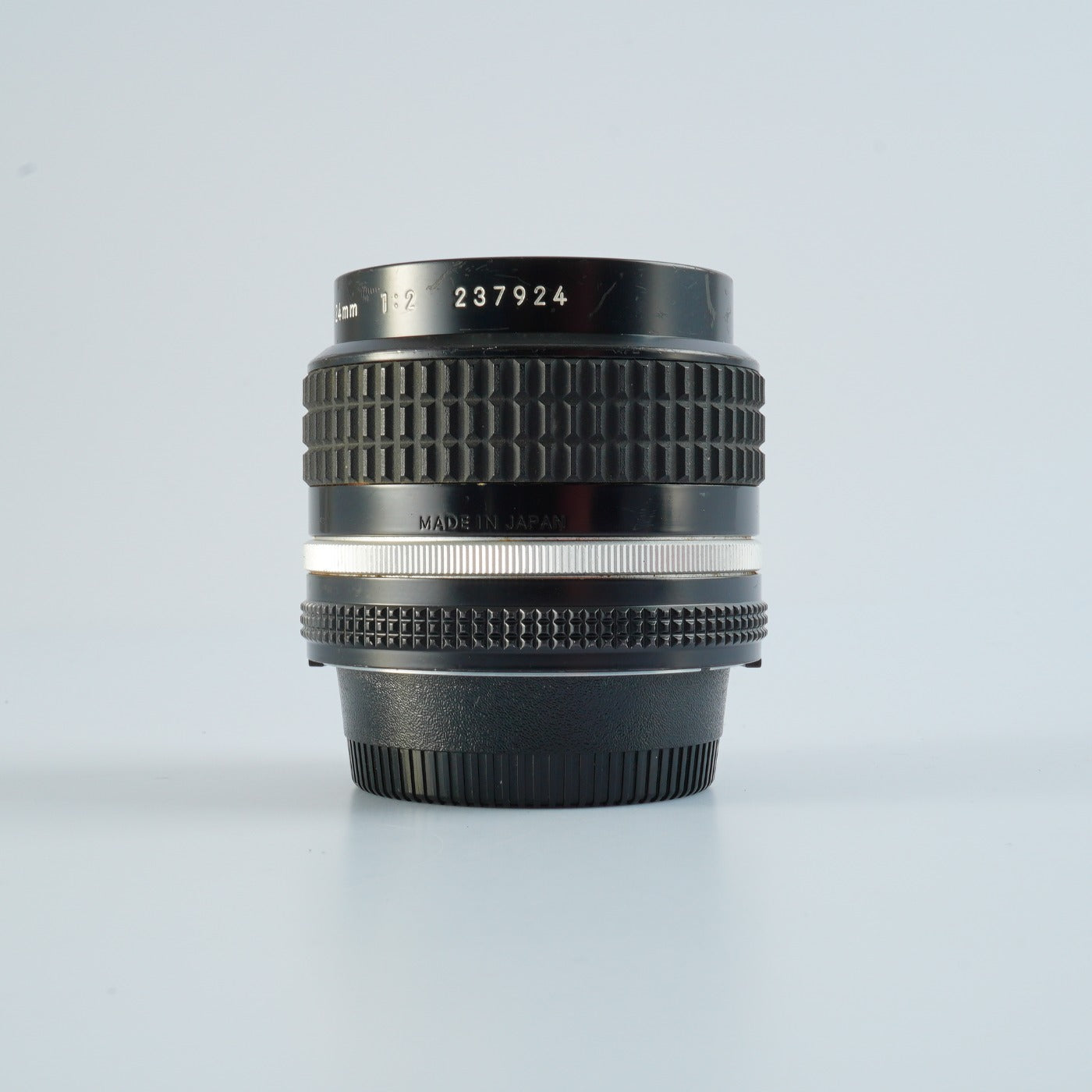 Nikon Ai-s Nikkor 24mm F/2 単焦点レンズ