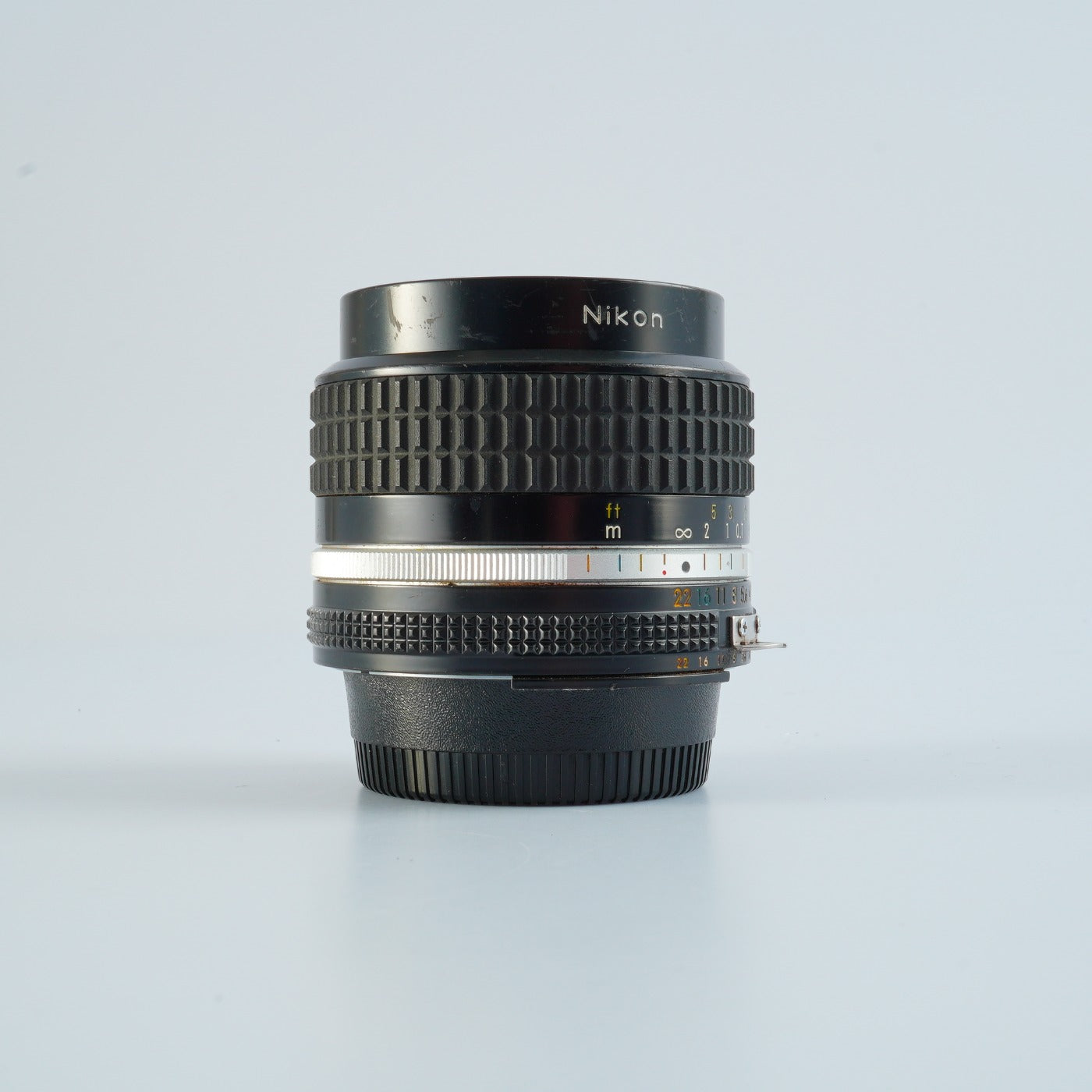 Nikon Ai-s Nikkor 24mm F/2 単焦点レンズ