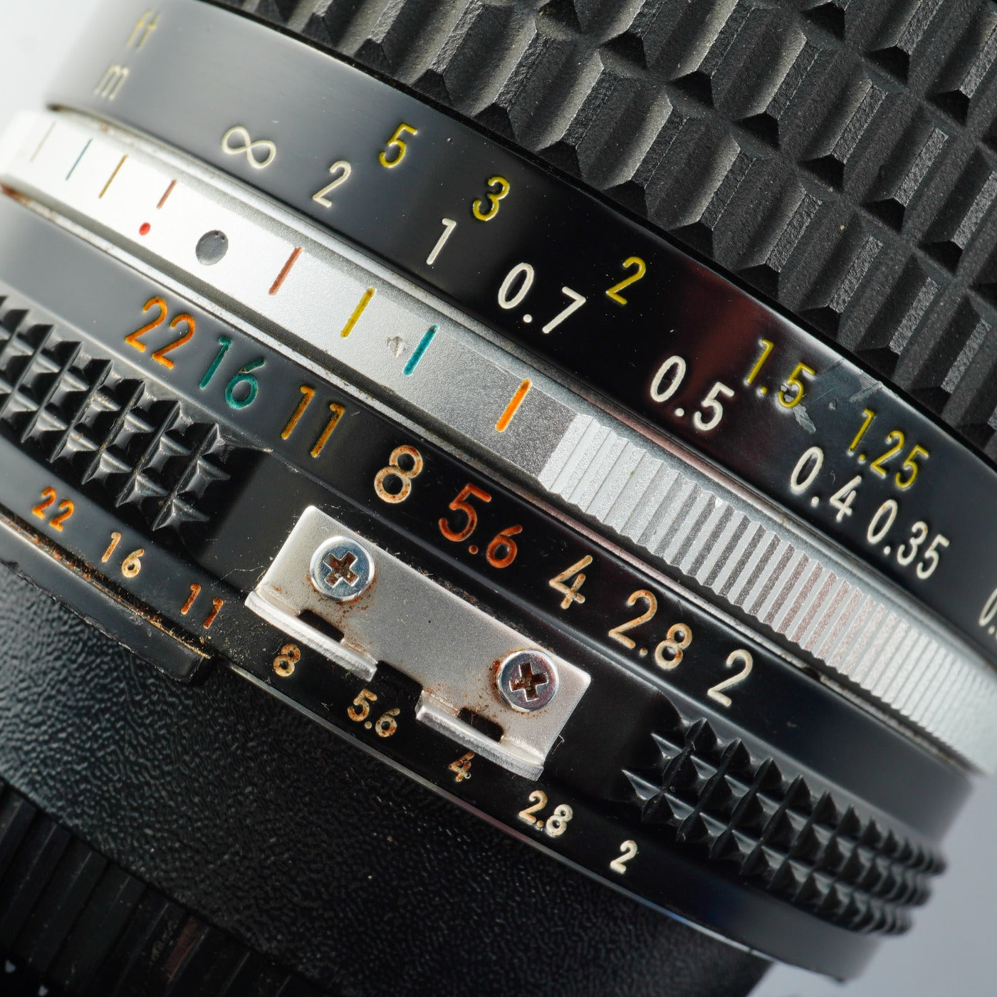 Nikon Ai-s Nikkor 24mm F/2 単焦点レンズ
