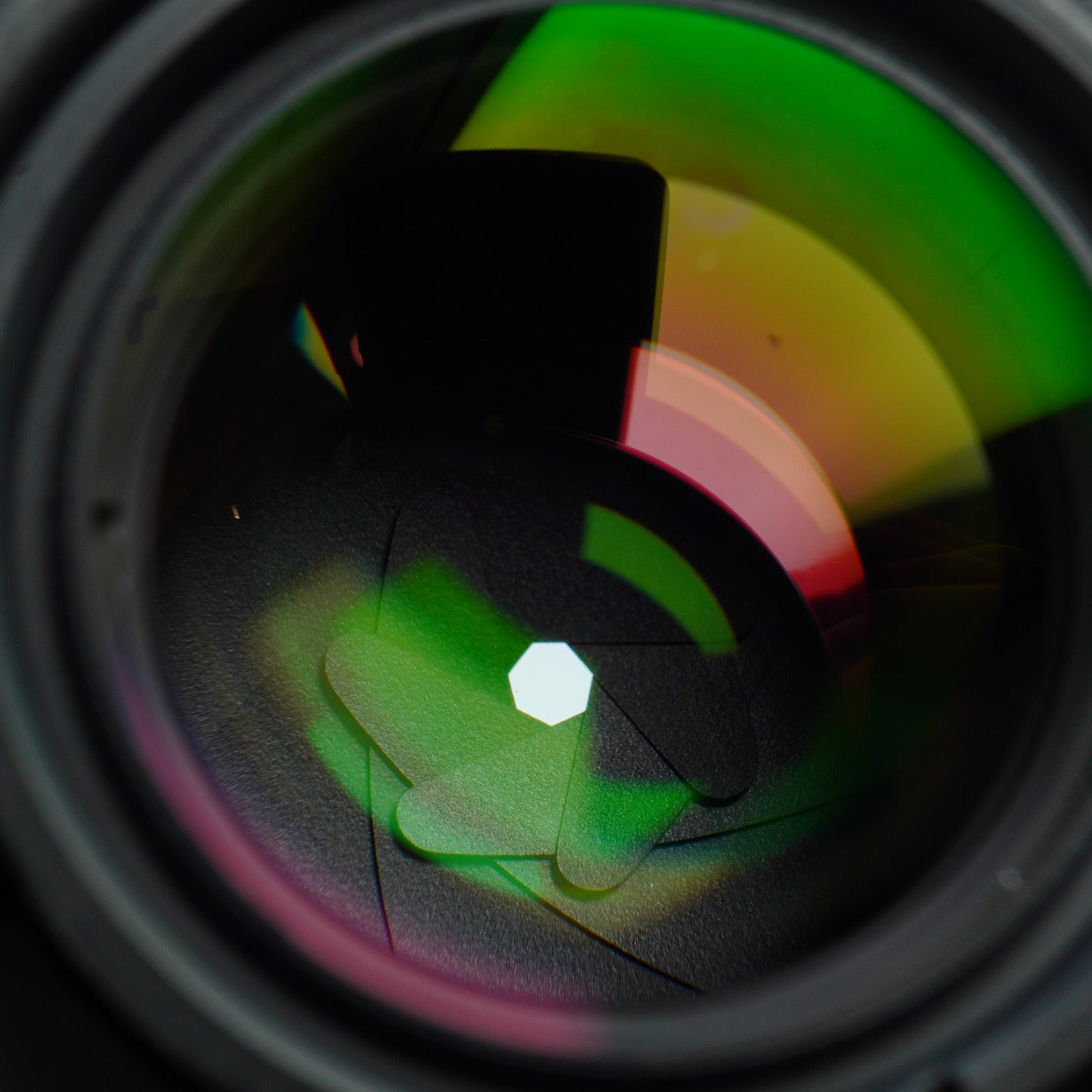Nikon Ai-s Nikkor 24mm F/2 単焦点レンズ