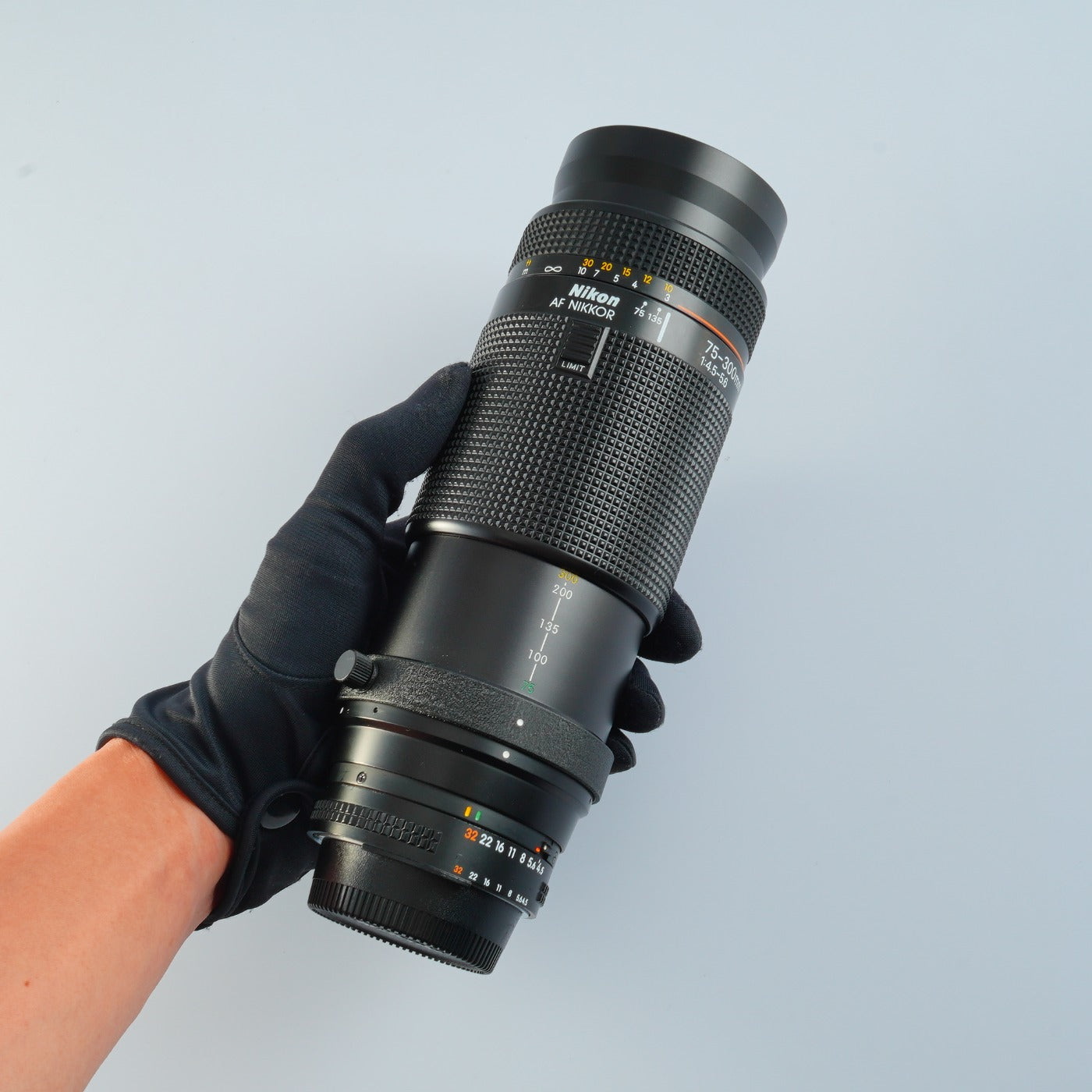Nikon AF Nikkor 75-300mm F/4.5-5.6 ズームレンズ