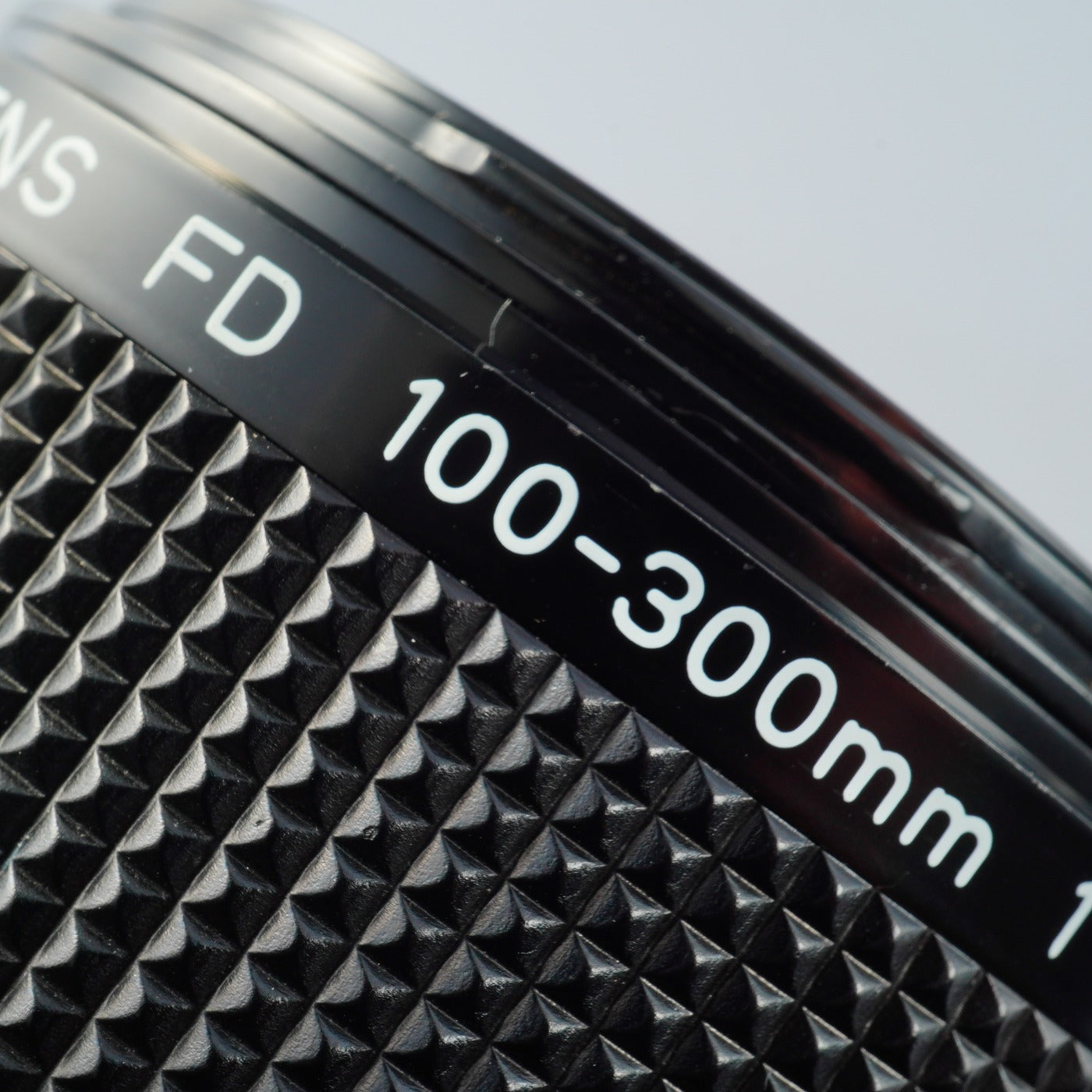Canon FD 100-300 F/5.6 ズームレンズ