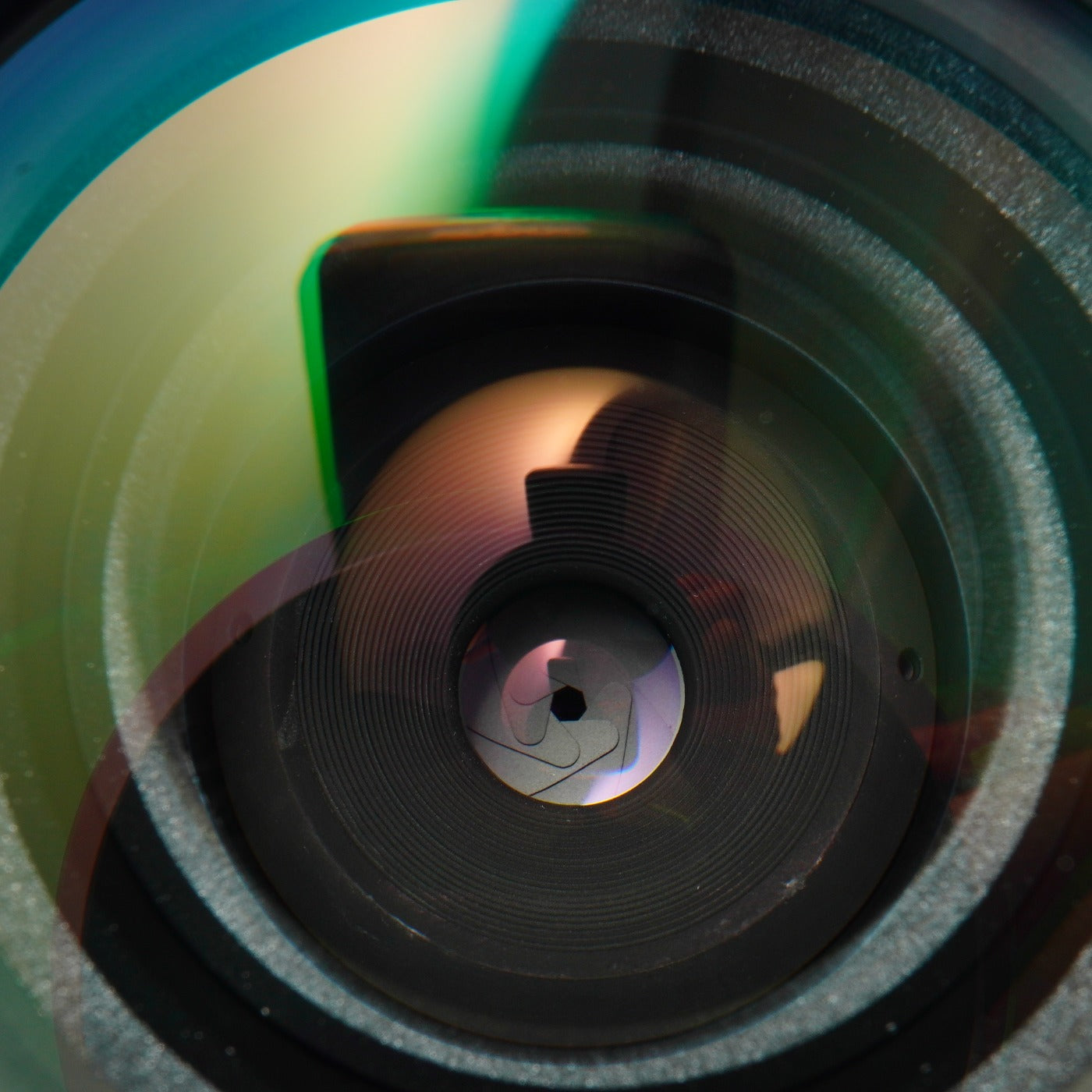 Nikon NIKKOR 28mm f/3.5 非Ai 単焦点レンズ