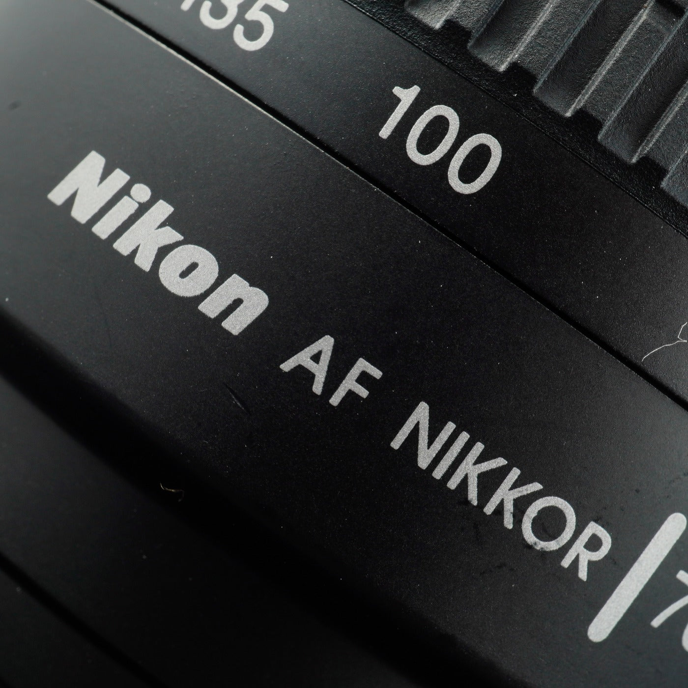 Nikon AF Nikkor 70-300mm F/4-5.6 G ズームレンズ